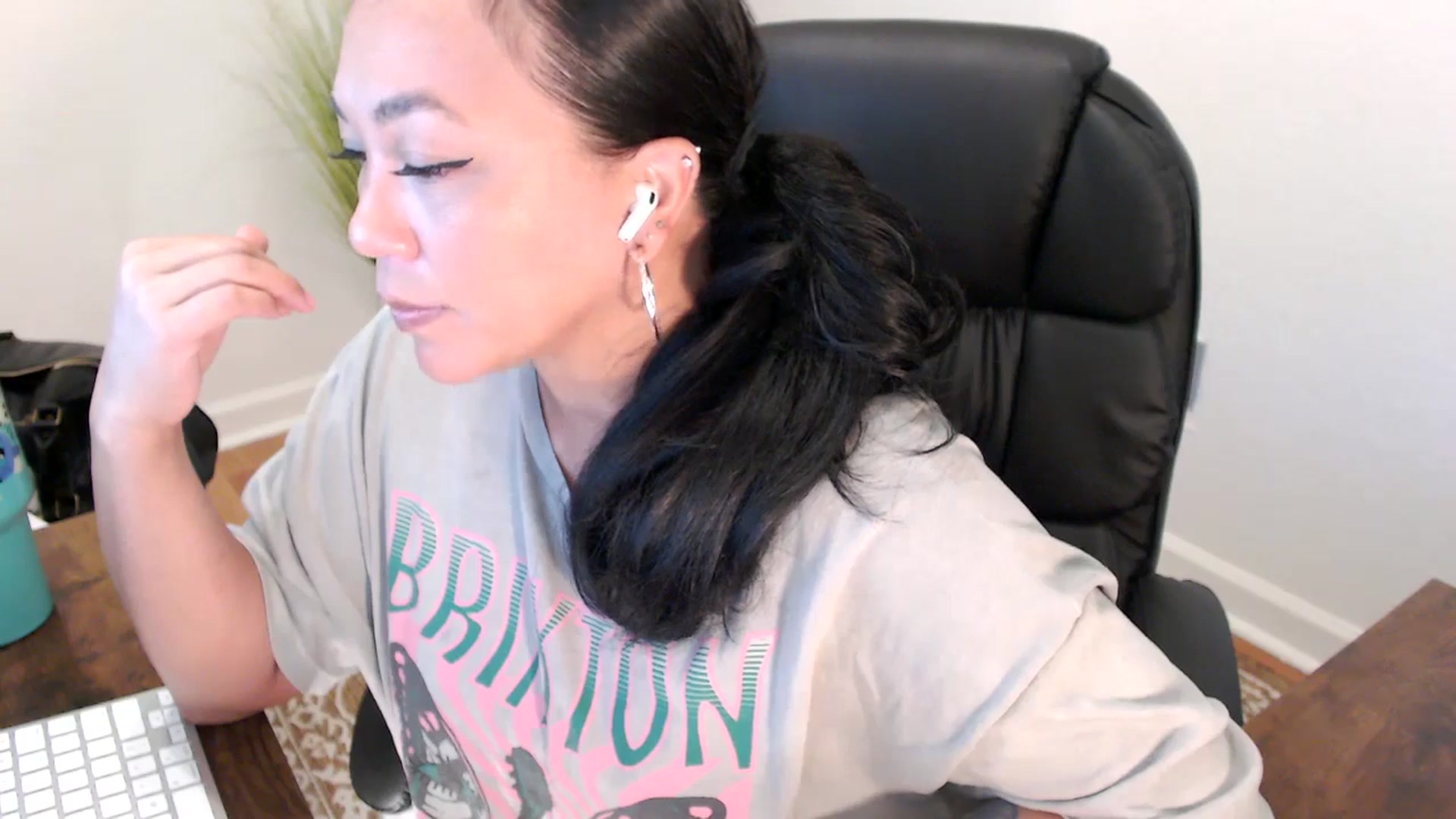 Gallery image thumbnail from MickaylaStar's myfreecams stream on, 05/15/2025, 16:55 image 19 of 20