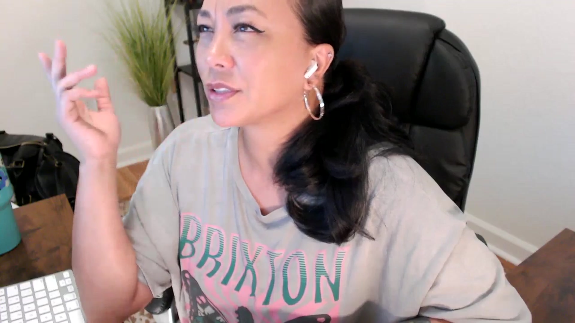 Gallery image thumbnail from MickaylaStar's myfreecams stream on, 05/15/2025, 16:55 image 9 of 20