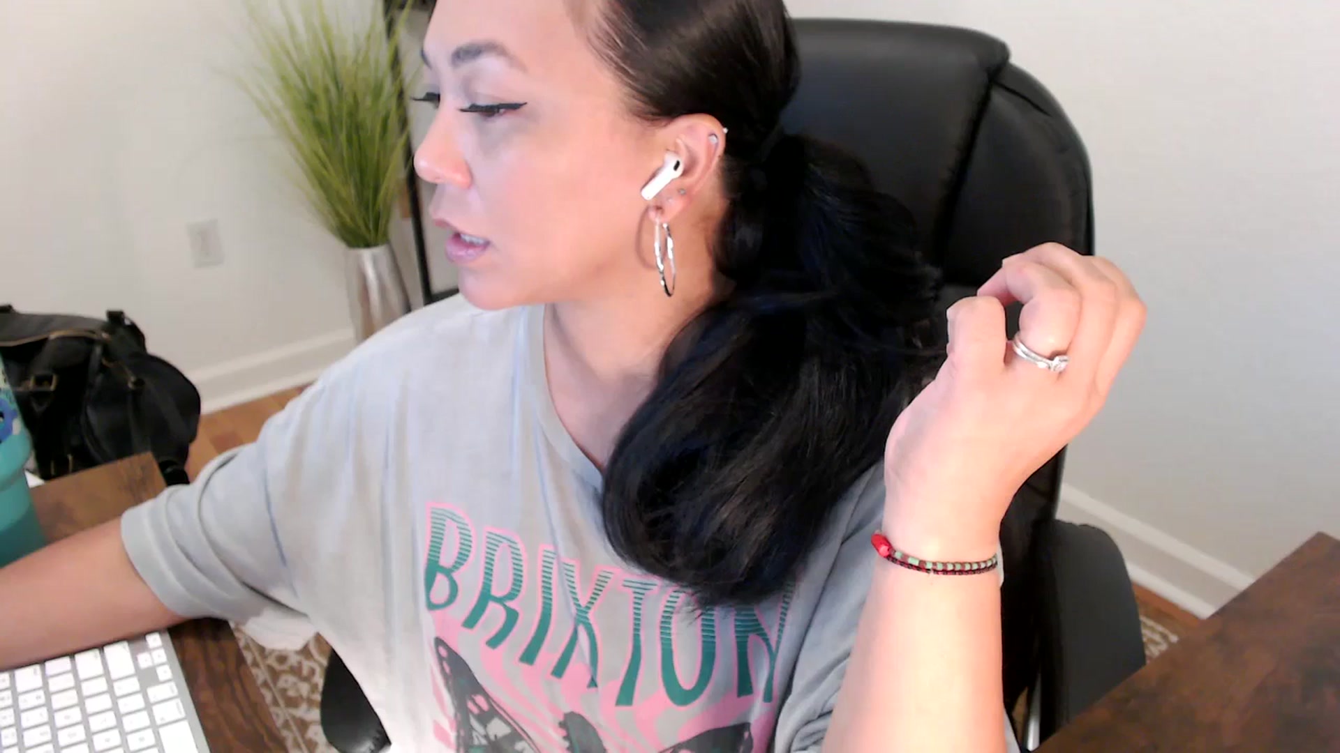 Gallery image thumbnail from MickaylaStar's myfreecams stream on, 05/15/2025, 16:55 image 15 of 20
