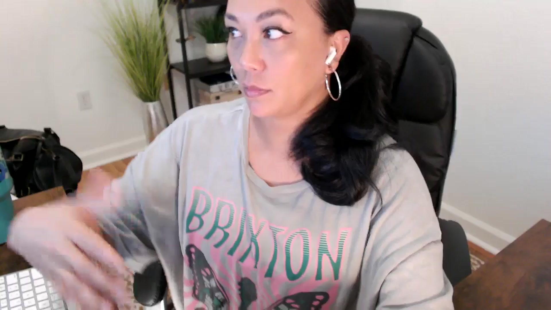 Gallery image thumbnail from MickaylaStar's myfreecams stream on, 05/15/2025, 16:55 image 8 of 20