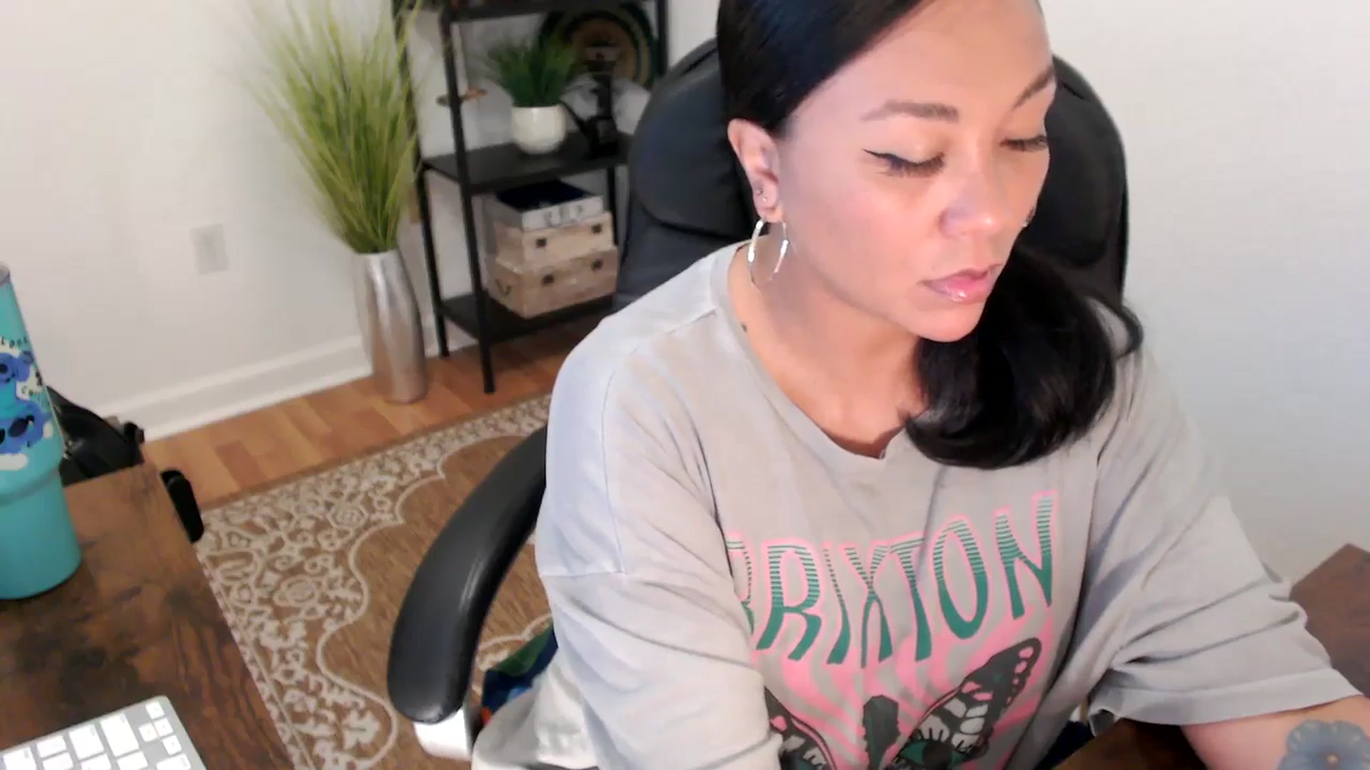 Gallery image thumbnail from MickaylaStar's myfreecams stream on, 05/15/2025, 17:32 image 18 of 20