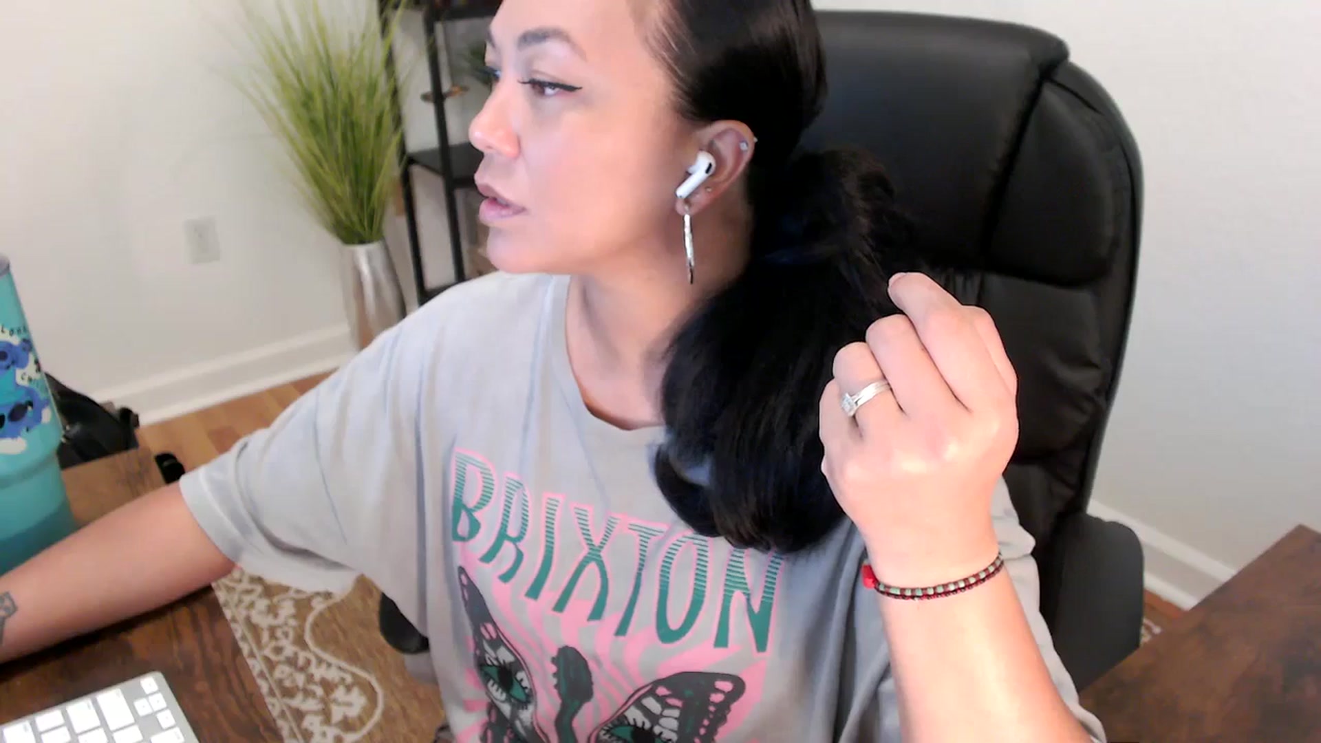 Gallery image thumbnail from MickaylaStar's myfreecams stream on, 05/15/2025, 17:32 image 11 of 20