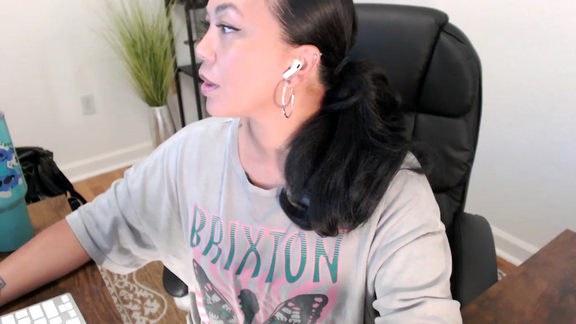 Gallery image thumbnail from MickaylaStar's myfreecams stream on, 05/15/2025, 17:32 image 20 of 20
