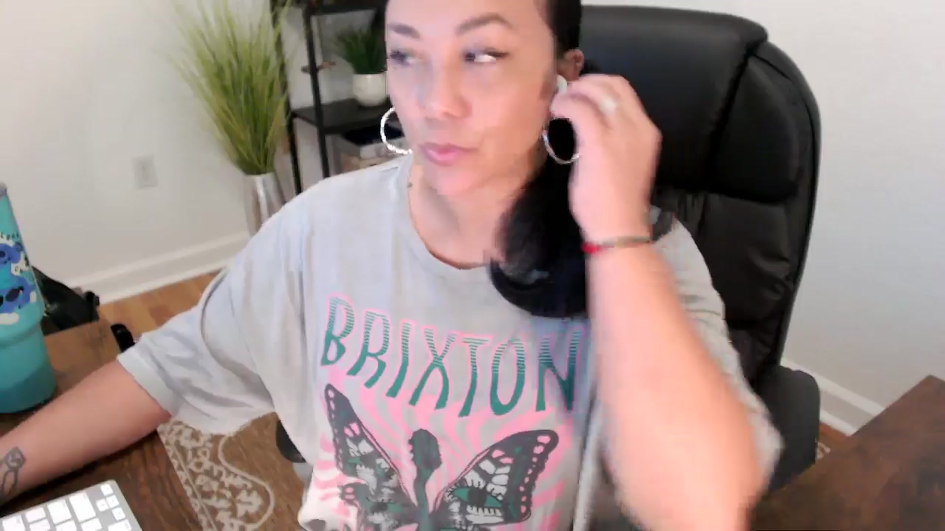 Gallery image thumbnail from MickaylaStar's myfreecams stream on, 05/15/2025, 17:32 image 15 of 20