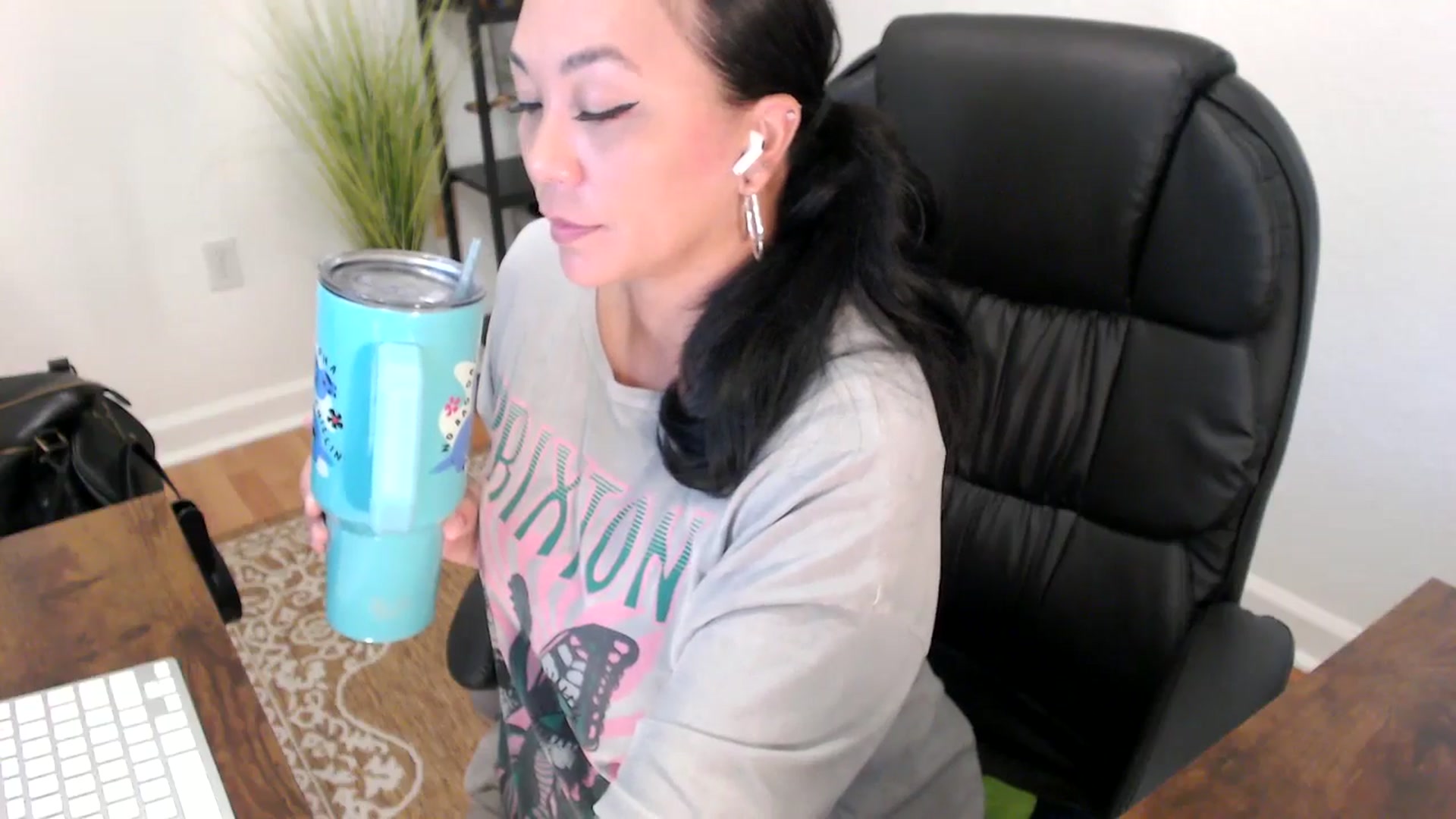 Gallery image thumbnail from MickaylaStar's myfreecams stream on, 05/15/2025, 18:35 image 3 of 20
