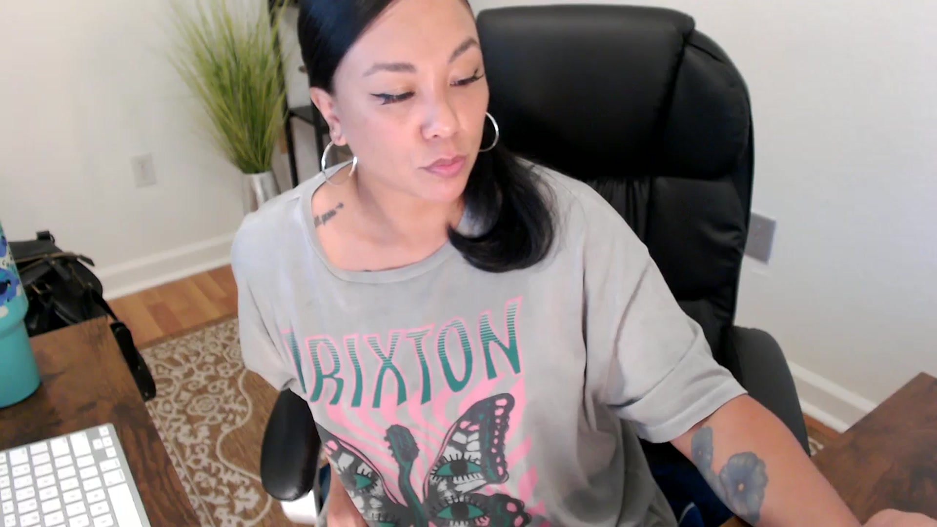 Gallery image thumbnail from MickaylaStar's myfreecams stream on, 05/15/2025, 18:35 image 15 of 20