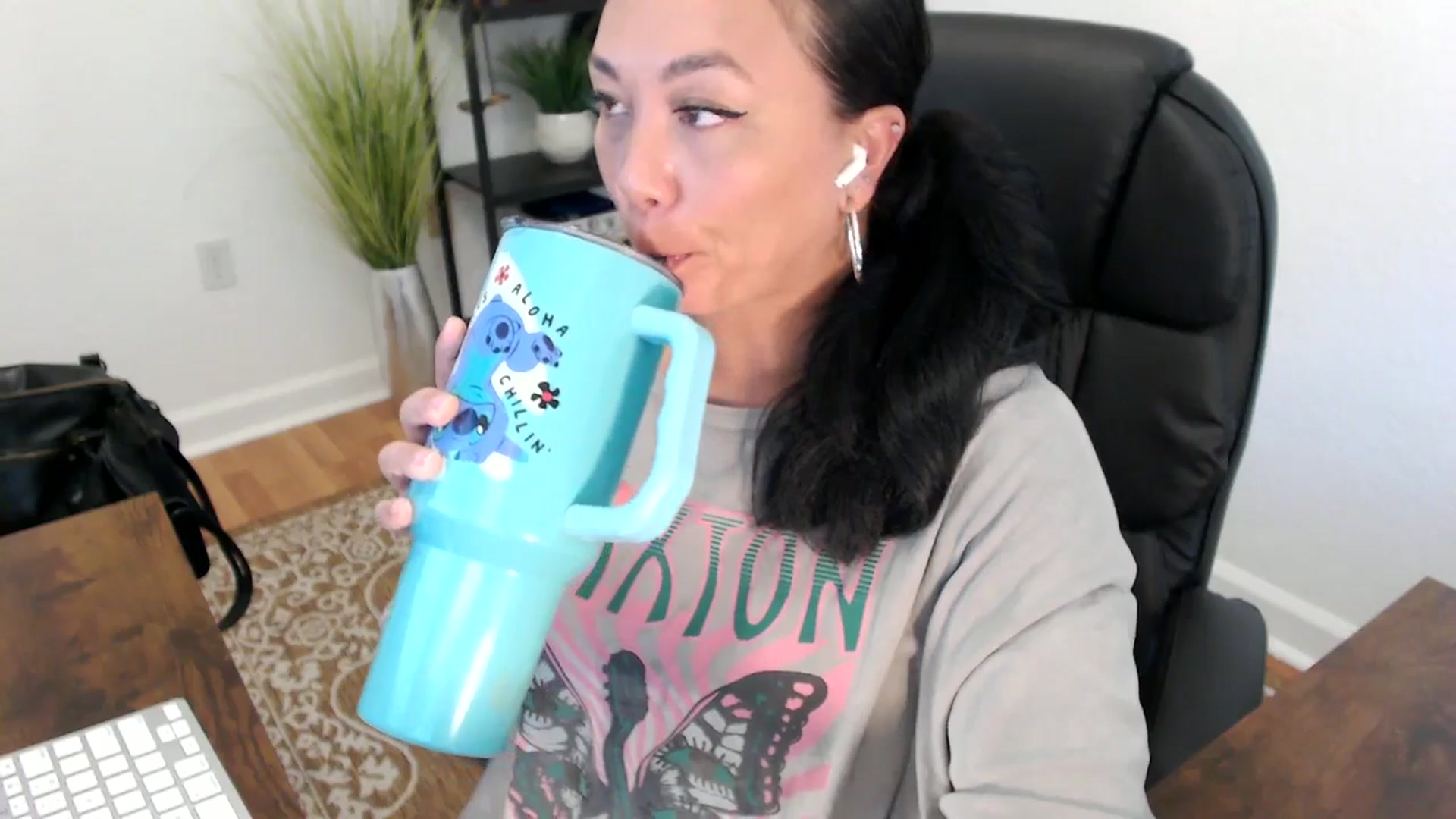 Gallery image thumbnail from MickaylaStar's myfreecams stream on, 05/15/2025, 20:11 image 7 of 20