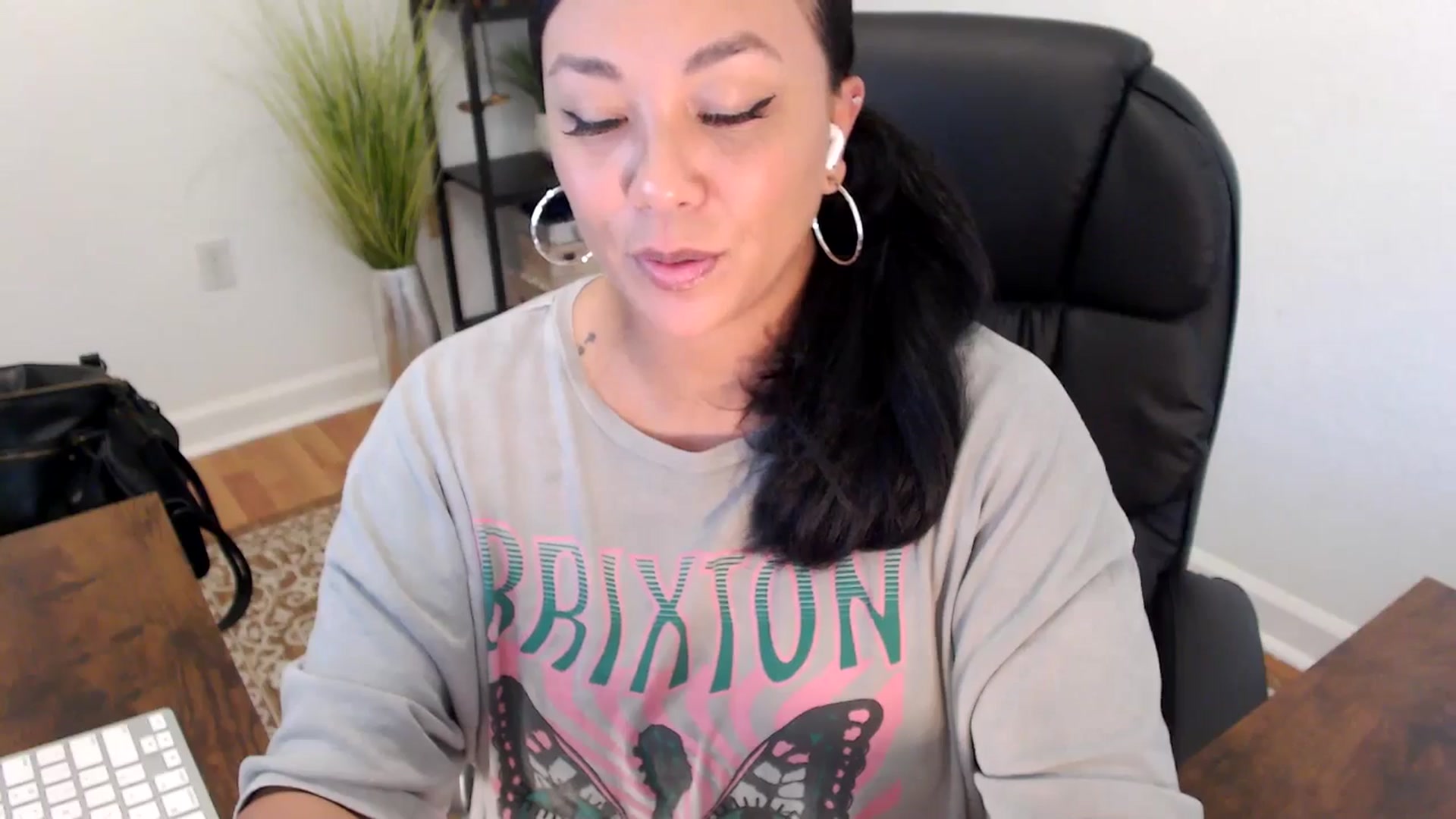 Gallery image thumbnail from MickaylaStar's myfreecams stream on, 05/15/2025, 20:11 image 20 of 20