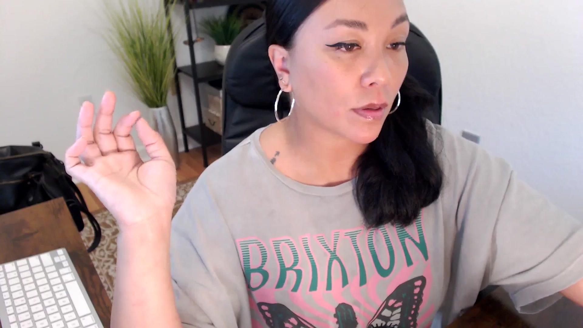 Gallery image thumbnail from MickaylaStar's myfreecams stream on, 05/15/2025, 20:11 image 4 of 20