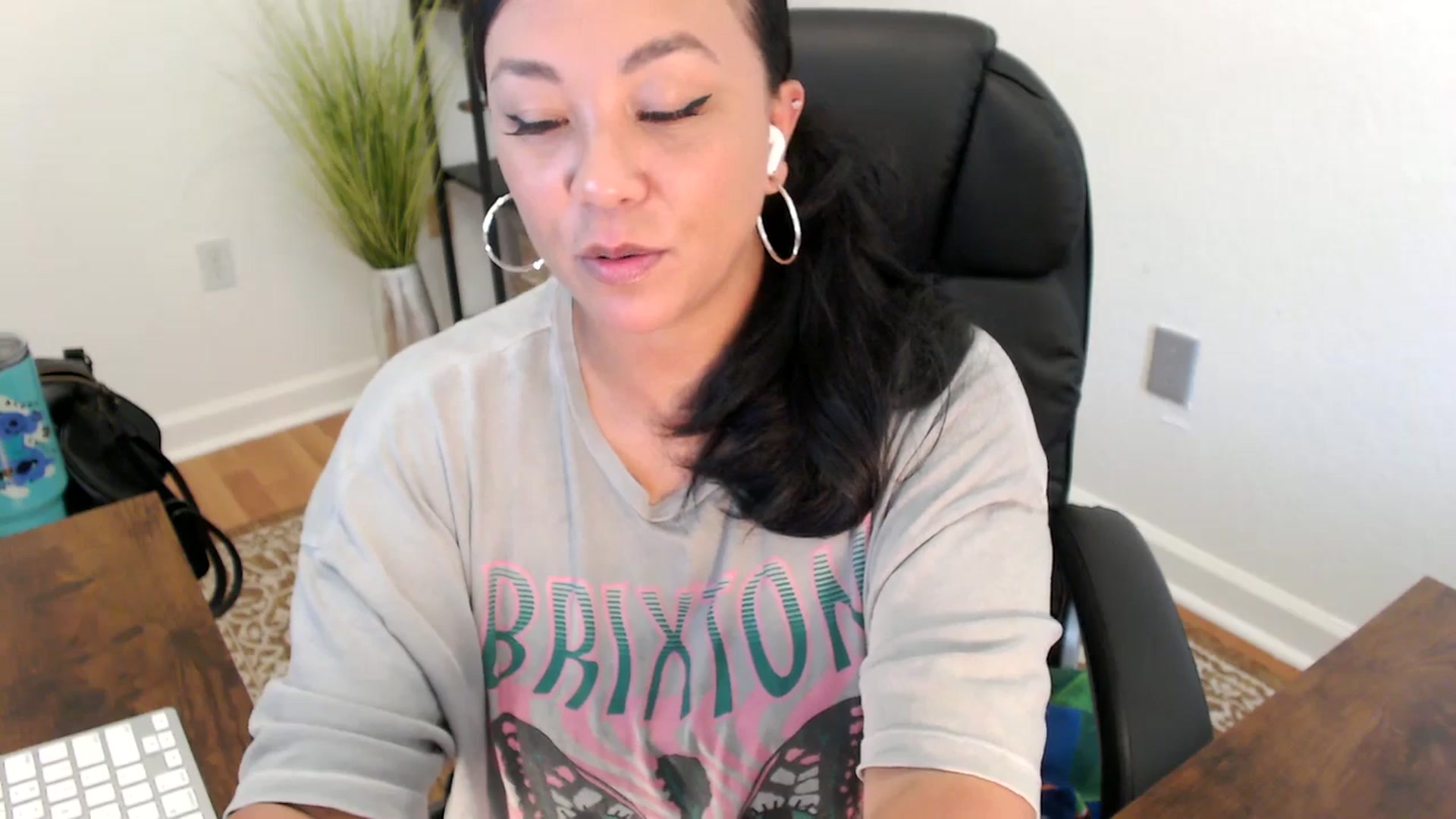 Gallery image thumbnail from MickaylaStar's myfreecams stream on, 05/15/2025, 21:18 image 7 of 20