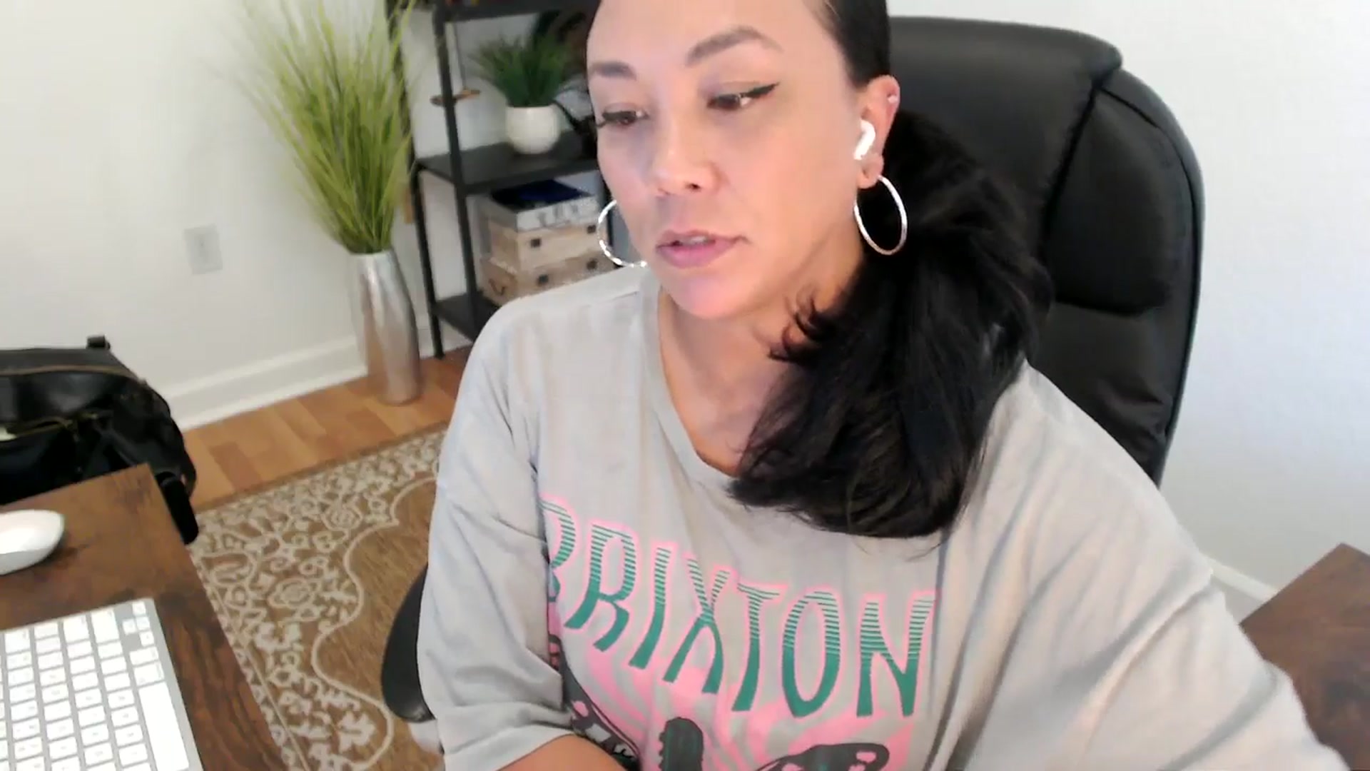 Gallery image thumbnail from MickaylaStar's myfreecams stream on, 05/15/2025, 21:33 image 10 of 20
