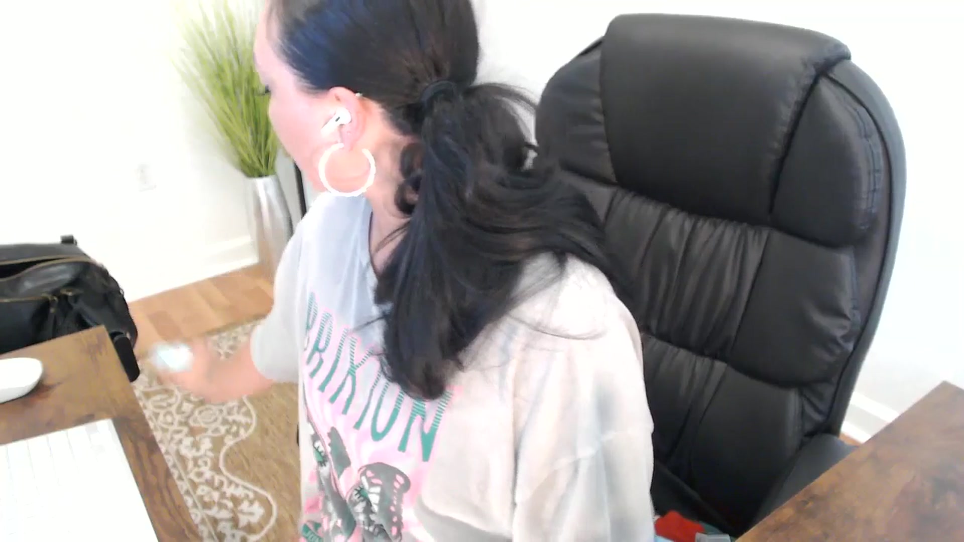 Gallery image thumbnail from MickaylaStar's myfreecams stream on, 05/15/2025, 21:33 image 8 of 20