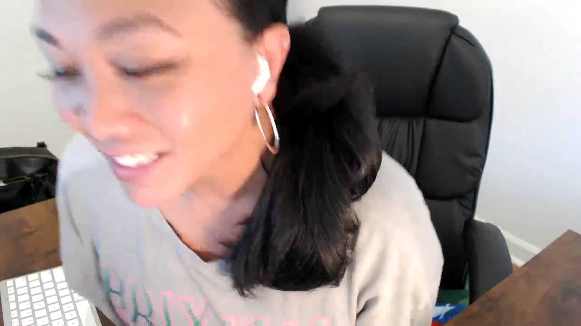 Gallery image thumbnail from MickaylaStar's myfreecams stream on, 05/15/2025, 21:33 image 16 of 20
