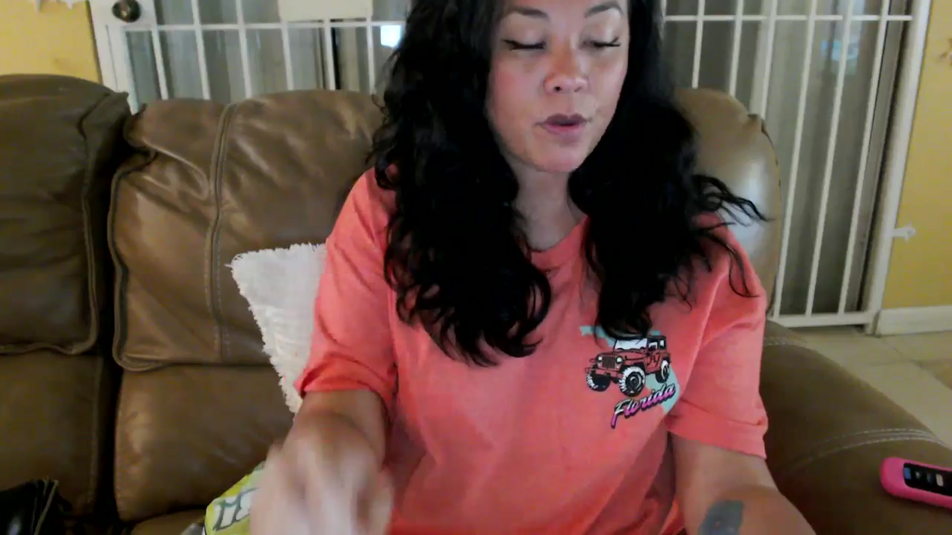 Gallery image thumbnail from MickaylaStar's myfreecams stream on, 05/20/2025, 02:17 image 4 of 20