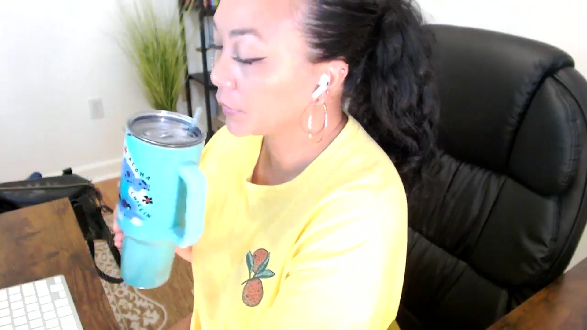 Gallery image thumbnail from MickaylaStar's myfreecams stream on, 05/20/2025, 16:09 image 2 of 20