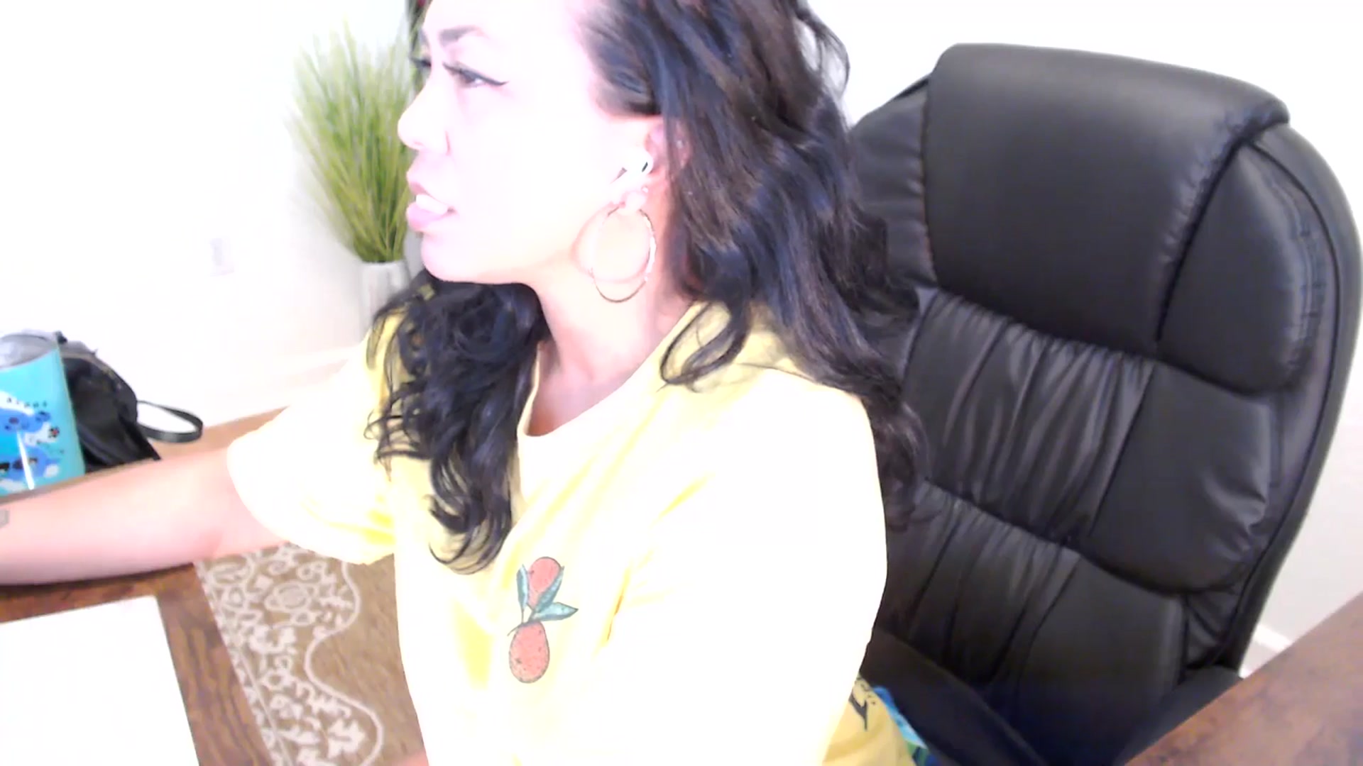 Gallery image thumbnail from MickaylaStar's myfreecams stream on, 05/20/2025, 17:56 image 19 of 20