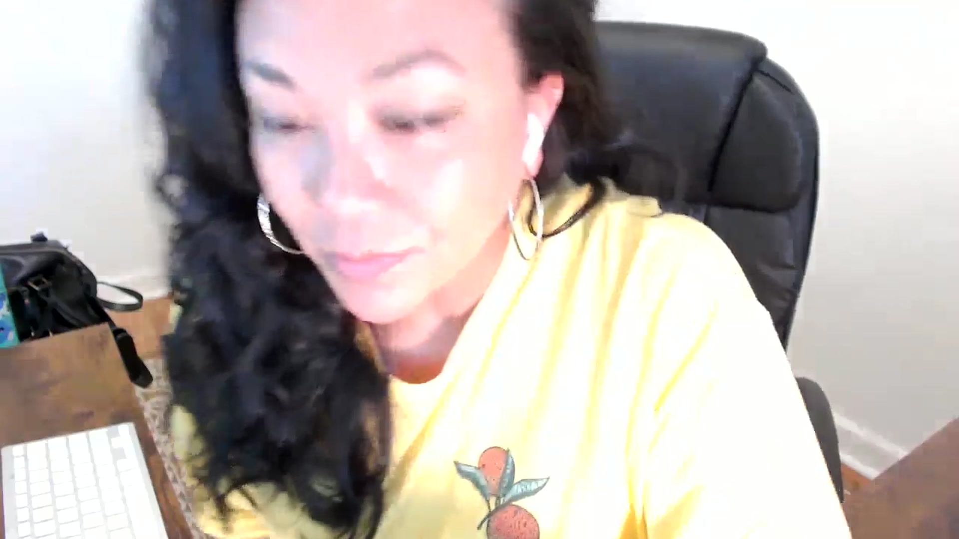 Gallery image thumbnail from MickaylaStar's myfreecams stream on, 05/20/2025, 17:56 image 2 of 20