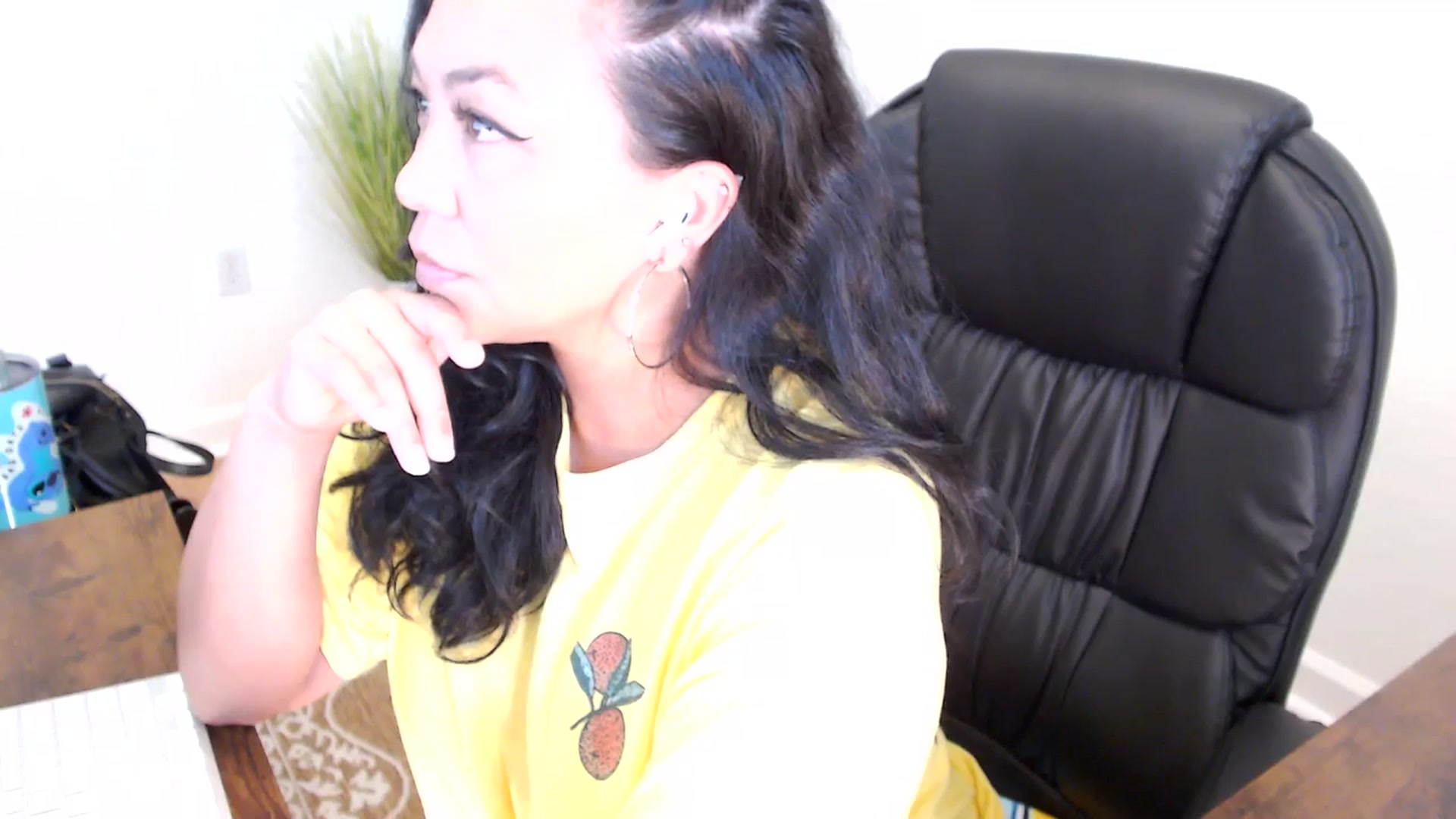 Gallery image thumbnail from MickaylaStar's myfreecams stream on, 05/20/2025, 19:47 image 4 of 20
