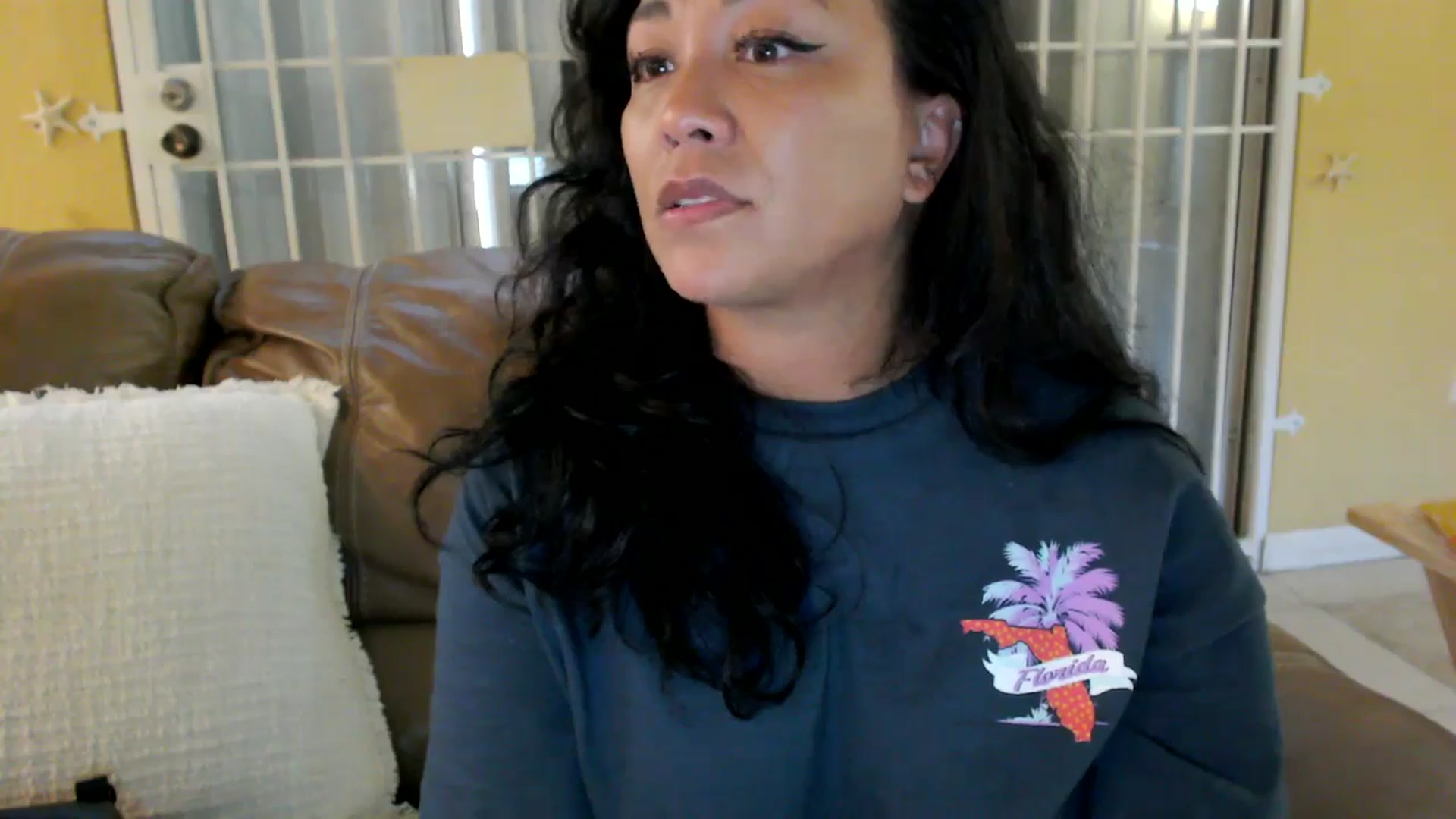 Gallery image thumbnail from MickaylaStar's myfreecams stream on, 05/20/2025, 23:39 image 20 of 20