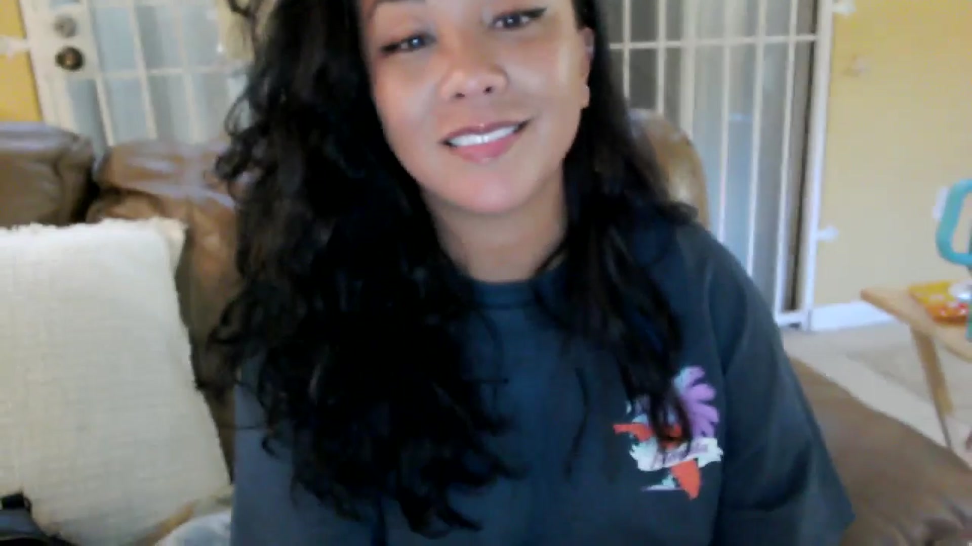 Gallery image thumbnail from MickaylaStar's myfreecams stream on, 05/20/2025, 23:39 image 3 of 20