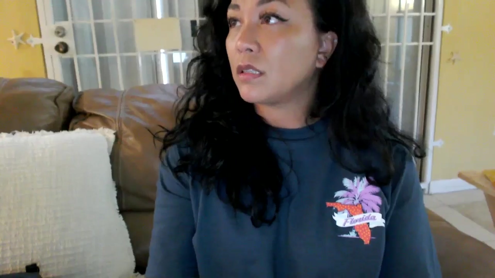 Gallery image thumbnail from MickaylaStar's myfreecams stream on, 05/20/2025, 23:39 image 19 of 20
