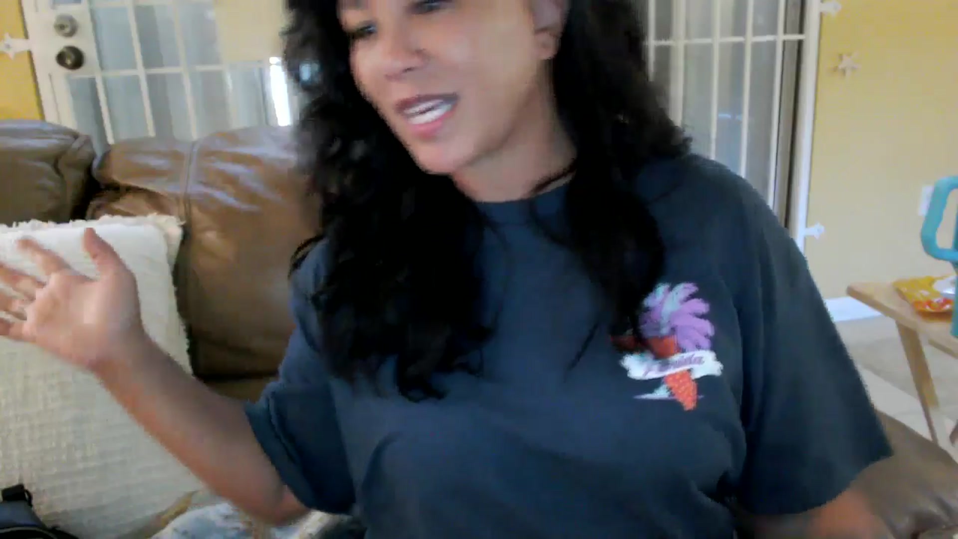 Gallery image thumbnail from MickaylaStar's myfreecams stream on, 05/20/2025, 23:39 image 5 of 20