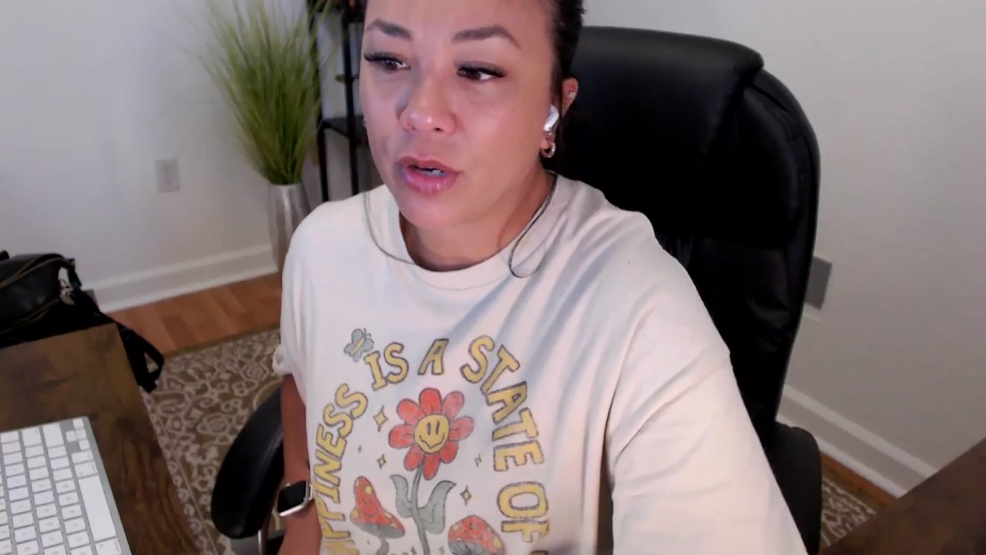 Gallery image thumbnail from MickaylaStar's myfreecams stream on, 05/21/2025, 15:16 image 12 of 20