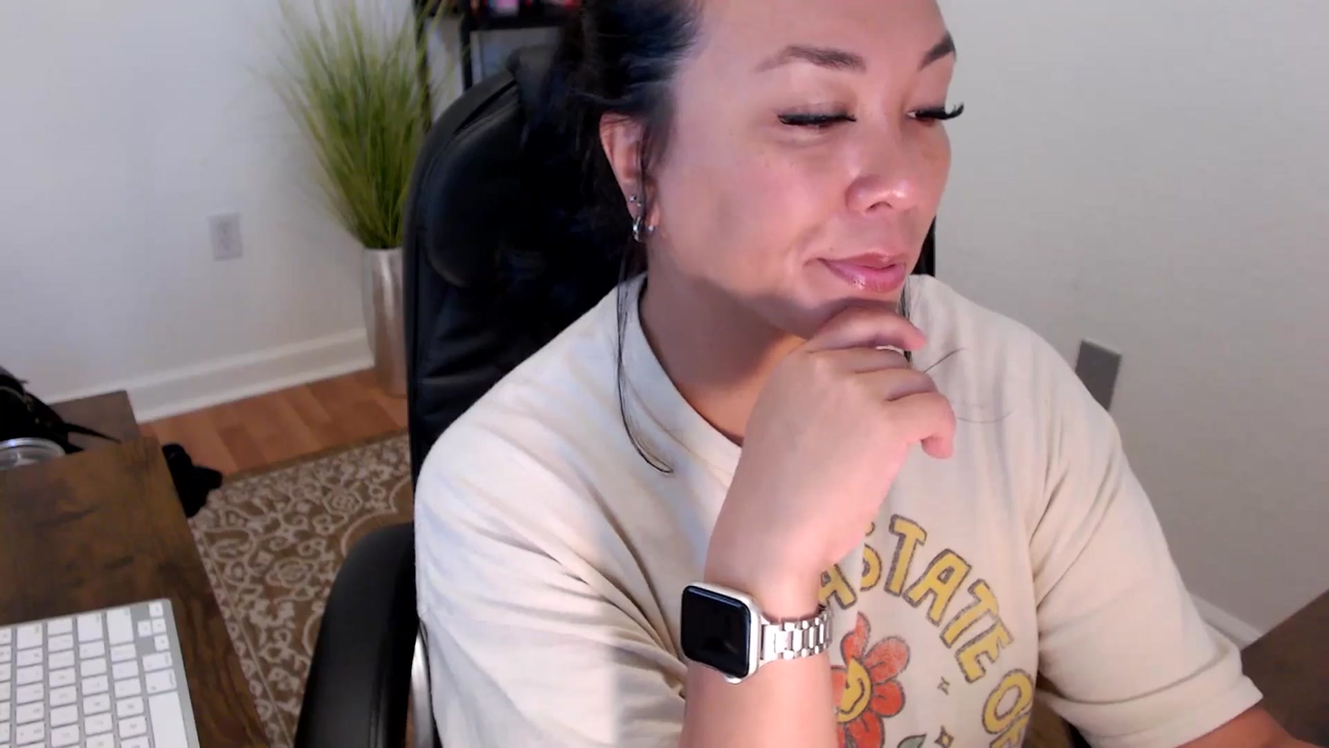 Gallery image thumbnail from MickaylaStar's myfreecams stream on, 05/21/2025, 16:50 image 19 of 20