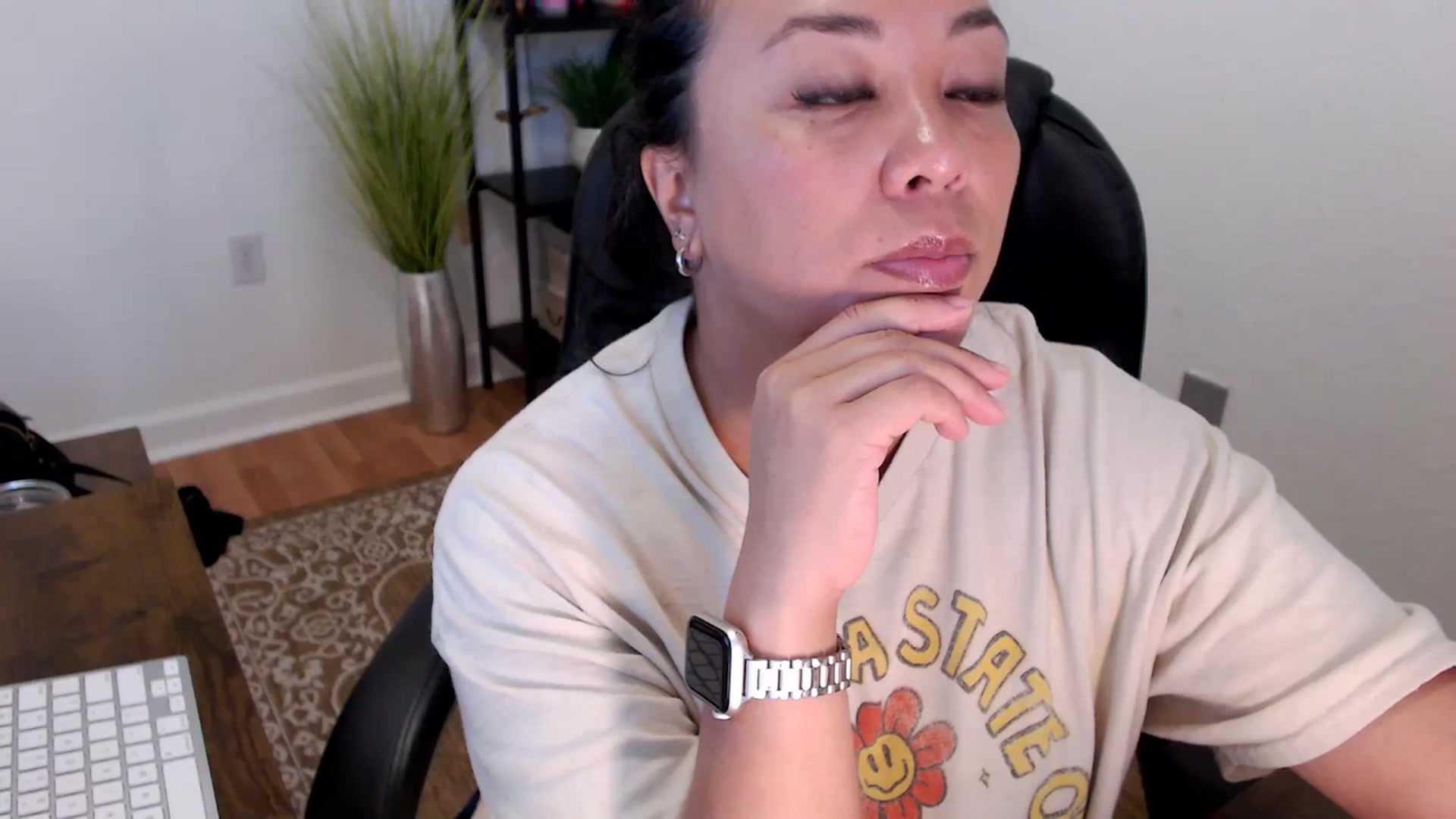 Gallery image thumbnail from MickaylaStar's myfreecams stream on, 05/21/2025, 16:50 image 16 of 20