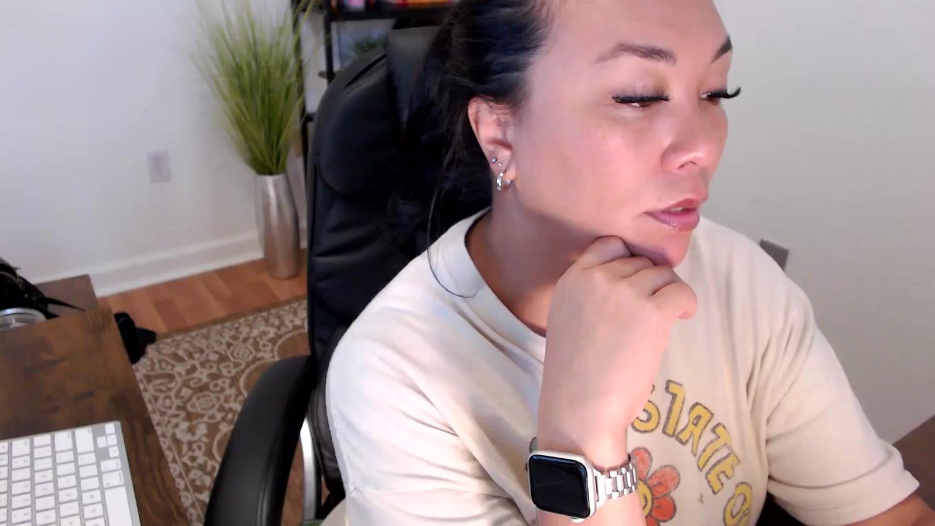 Gallery image thumbnail from MickaylaStar's myfreecams stream on, 05/21/2025, 16:50 image 18 of 20