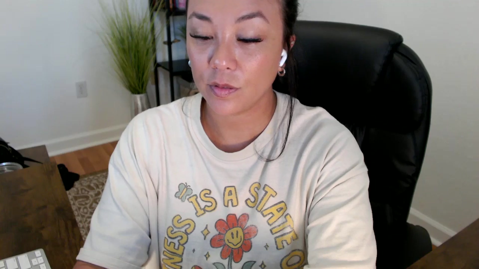 Gallery image thumbnail from MickaylaStar's myfreecams stream on, 05/21/2025, 18:51 image 20 of 20