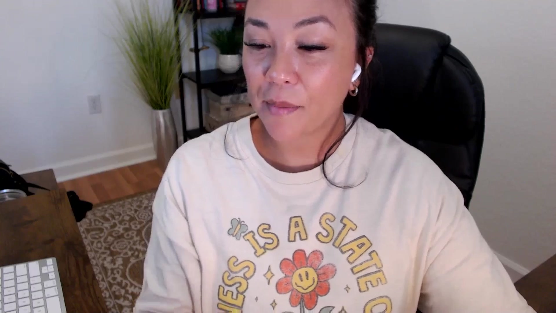 Gallery image thumbnail from MickaylaStar's myfreecams stream on, 05/21/2025, 18:51 image 2 of 20