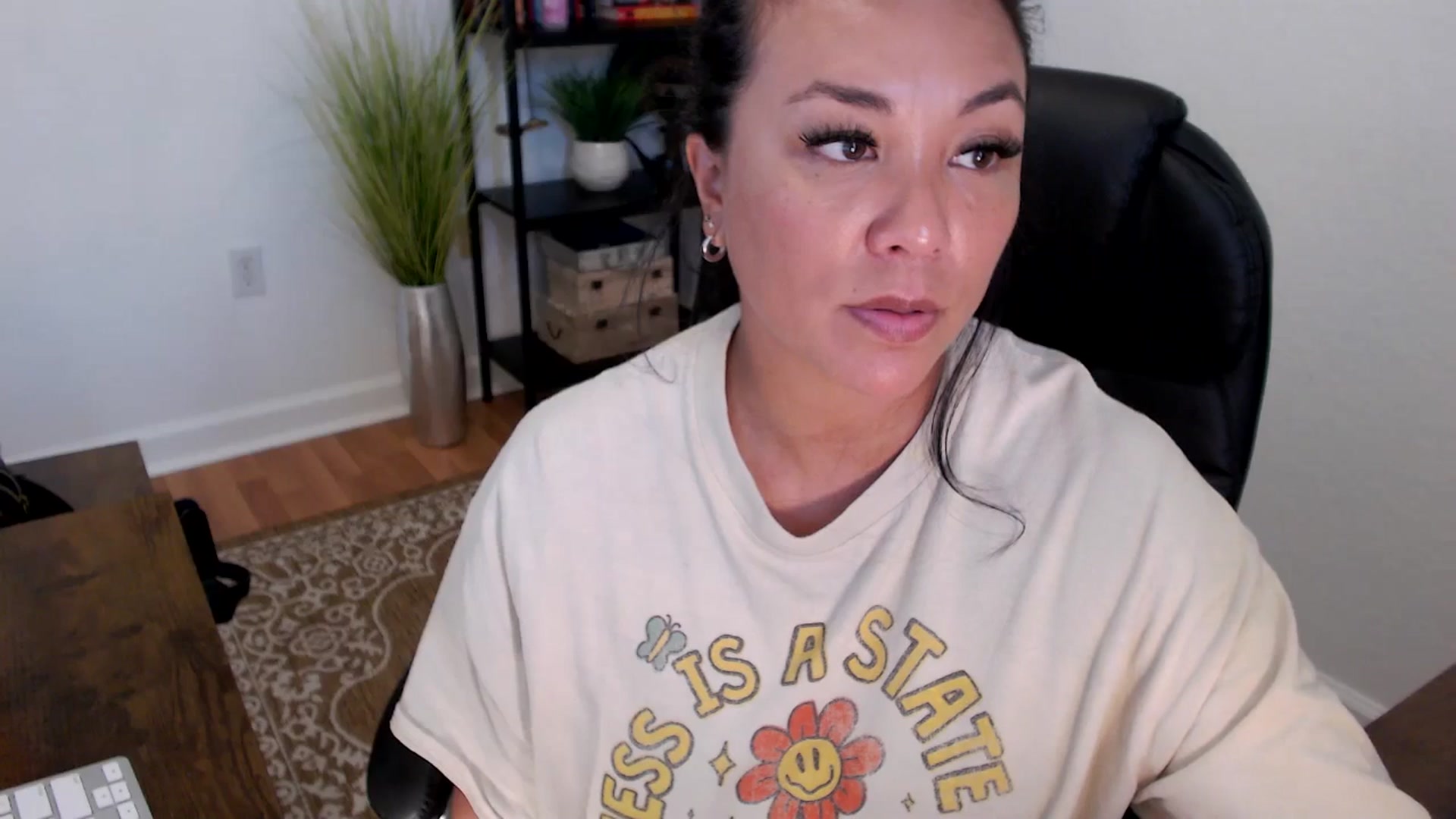 Gallery image thumbnail from MickaylaStar's myfreecams stream on, 05/21/2025, 19:46 image 5 of 20