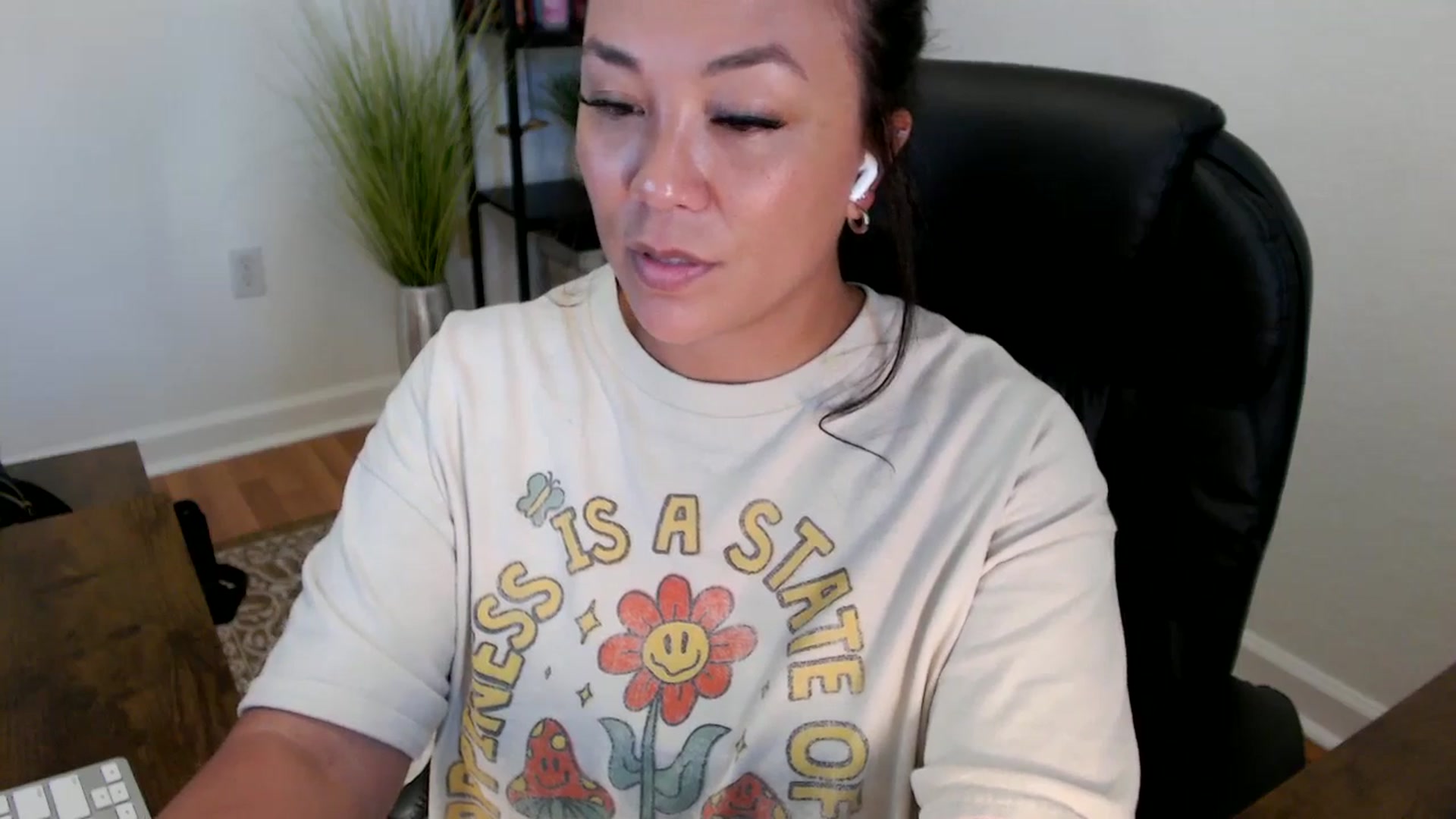 Gallery image thumbnail from MickaylaStar's myfreecams stream on, 05/21/2025, 19:46 image 16 of 20