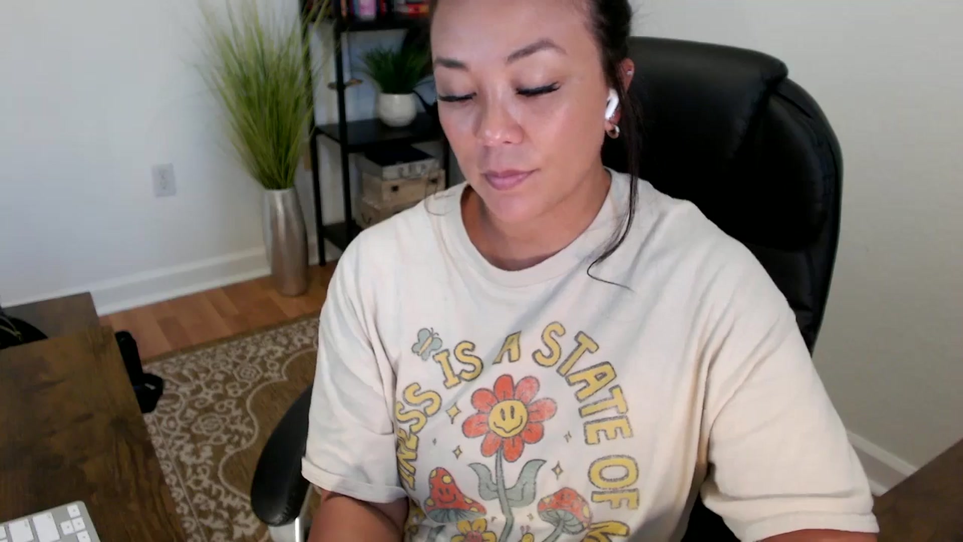 Gallery image thumbnail from MickaylaStar's myfreecams stream on, 05/21/2025, 19:46 image 15 of 20