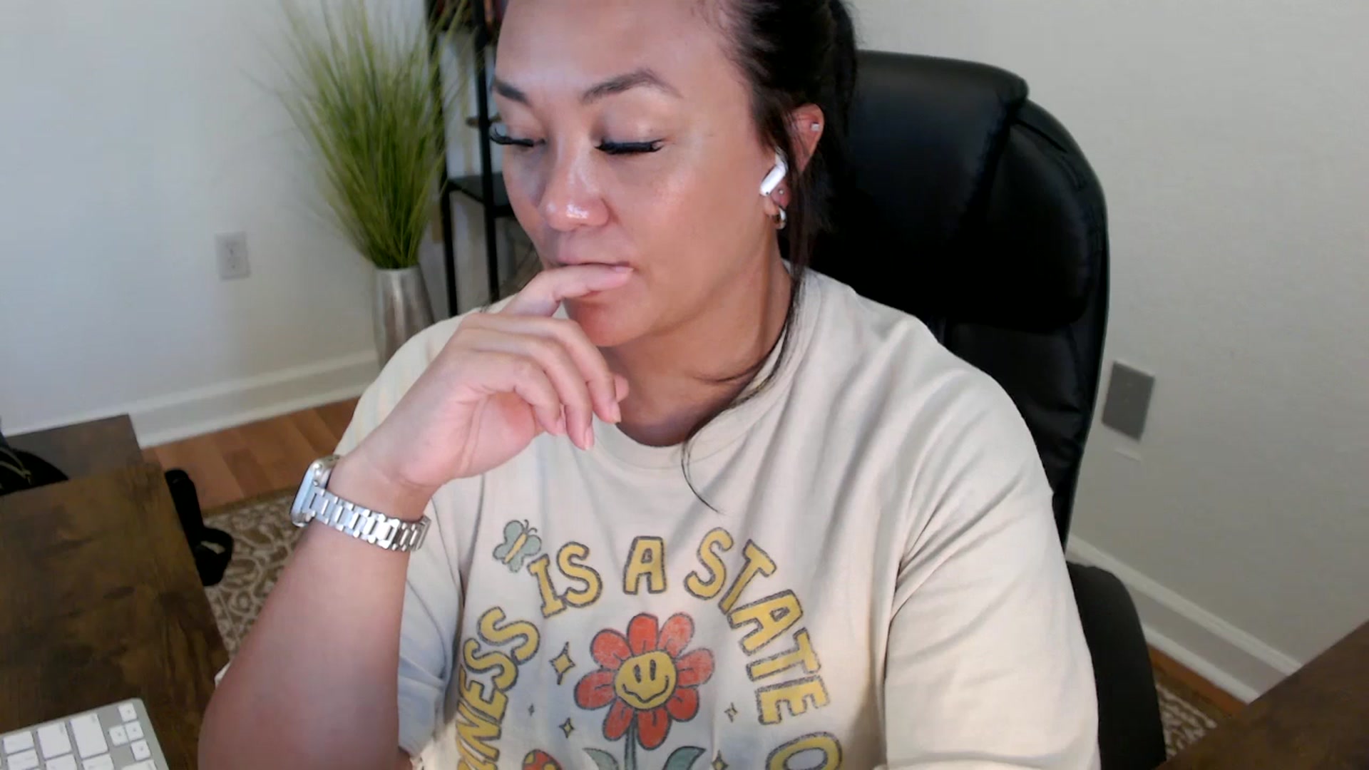 Gallery image thumbnail from MickaylaStar's myfreecams stream on, 05/21/2025, 20:02 image 8 of 20