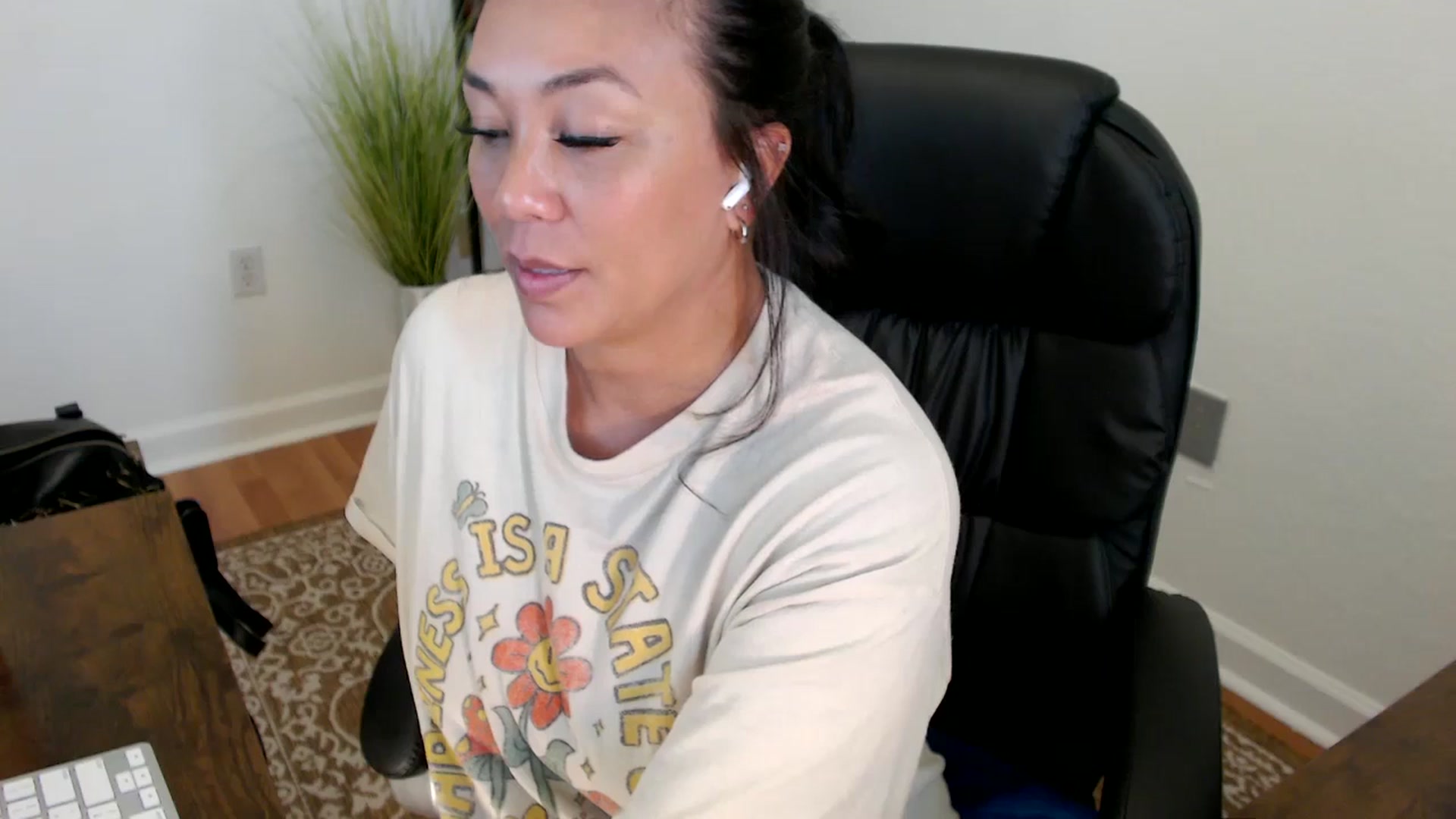 Gallery image thumbnail from MickaylaStar's myfreecams stream on, 05/21/2025, 20:22 image 2 of 20