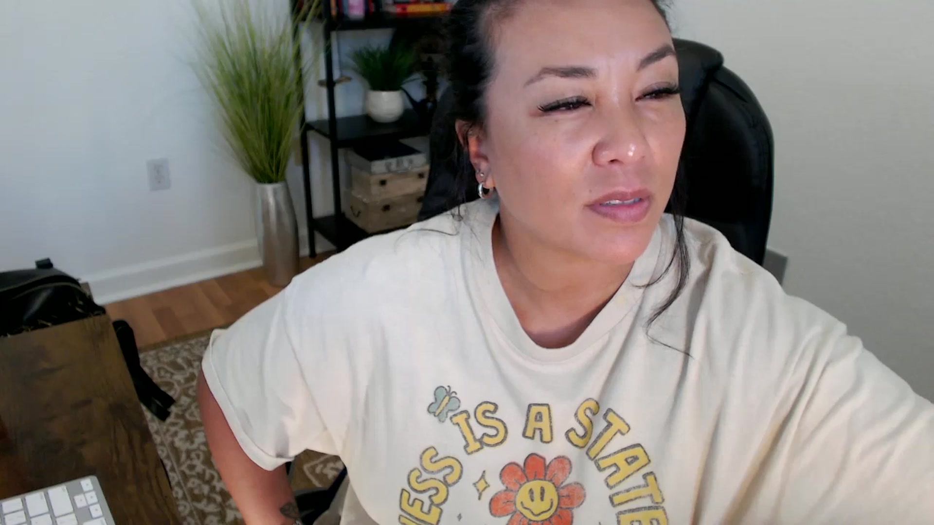Gallery image thumbnail from MickaylaStar's myfreecams stream on, 05/21/2025, 20:22 image 5 of 20