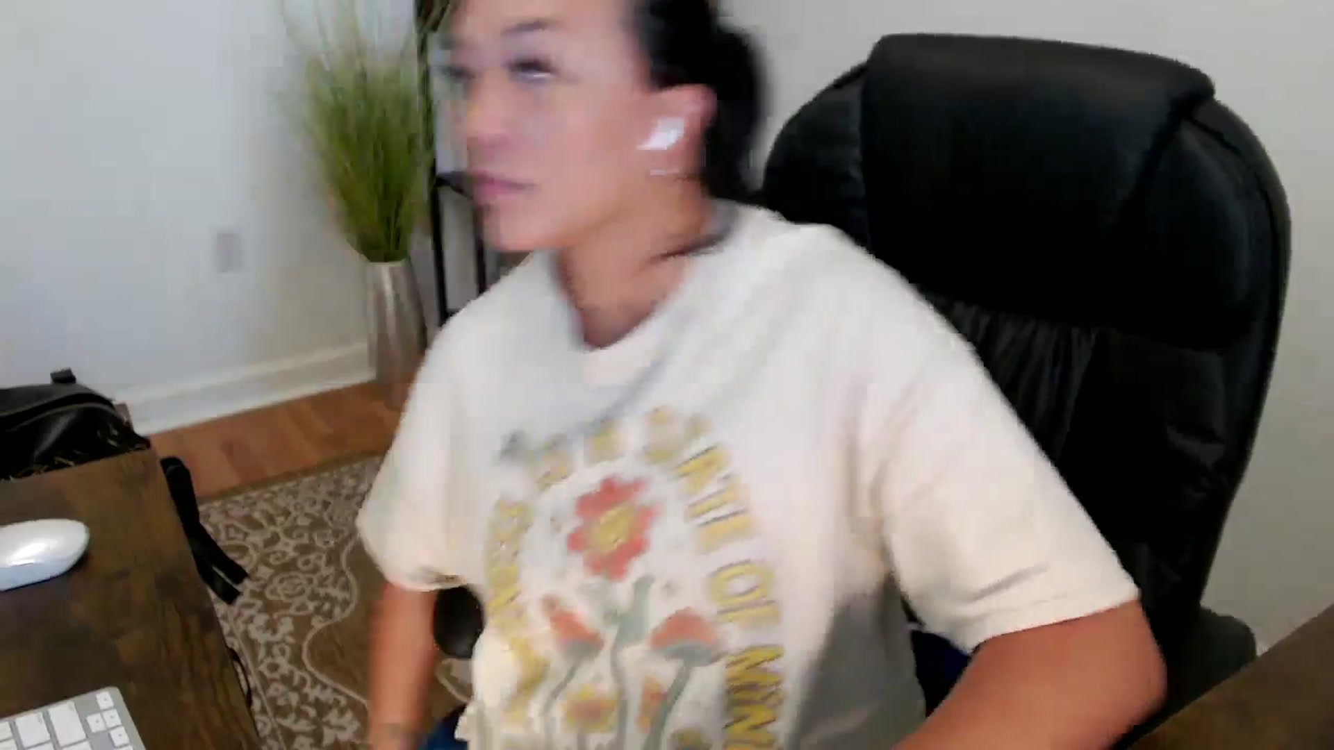 Gallery image thumbnail from MickaylaStar's myfreecams stream on, 05/21/2025, 20:22 image 15 of 20