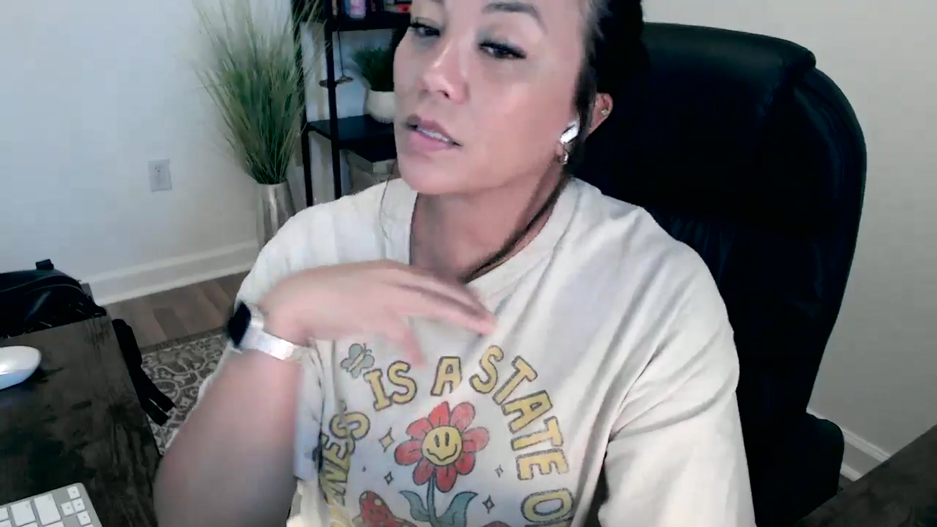 Gallery image thumbnail from MickaylaStar's myfreecams stream on, 05/21/2025, 20:38 image 13 of 20