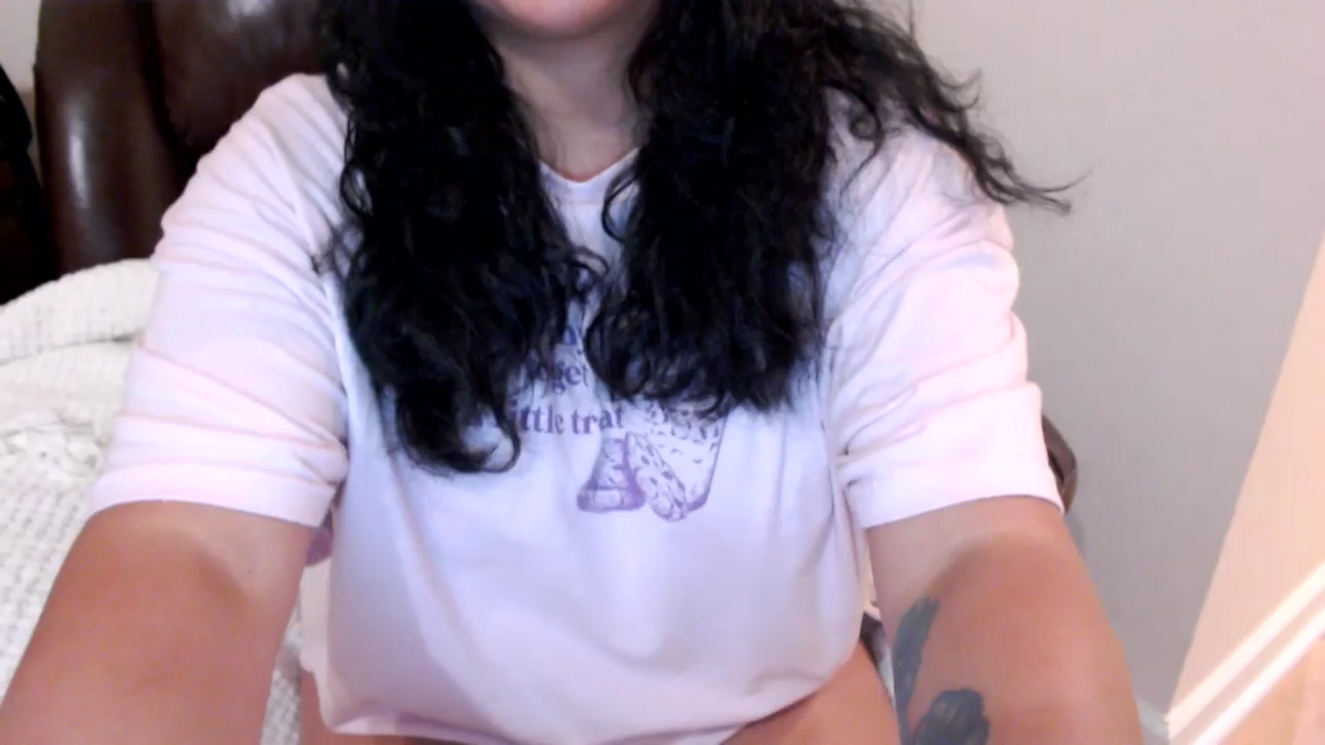 Gallery image thumbnail from MickaylaStar's myfreecams stream on, 05/26/2025, 02:46 image 12 of 20