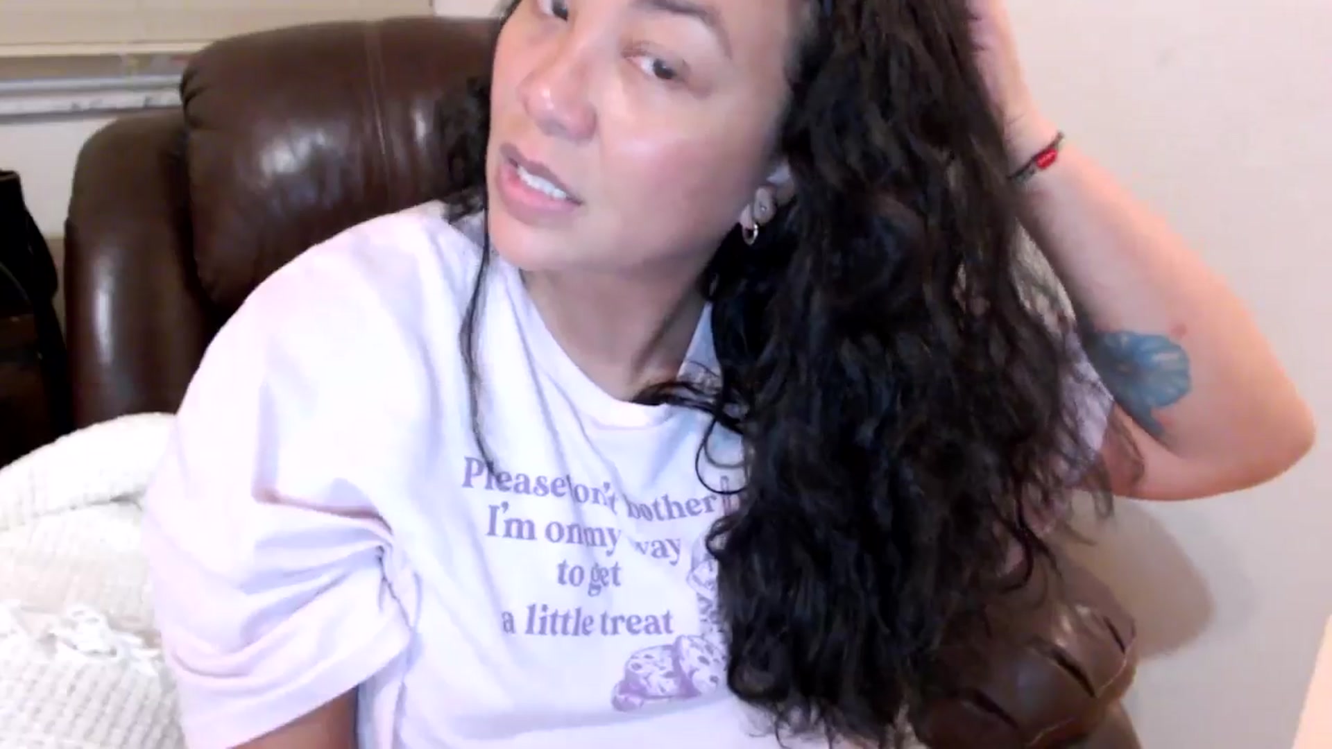 Gallery image thumbnail from MickaylaStar's myfreecams stream on, 05/26/2025, 02:46 image 16 of 20