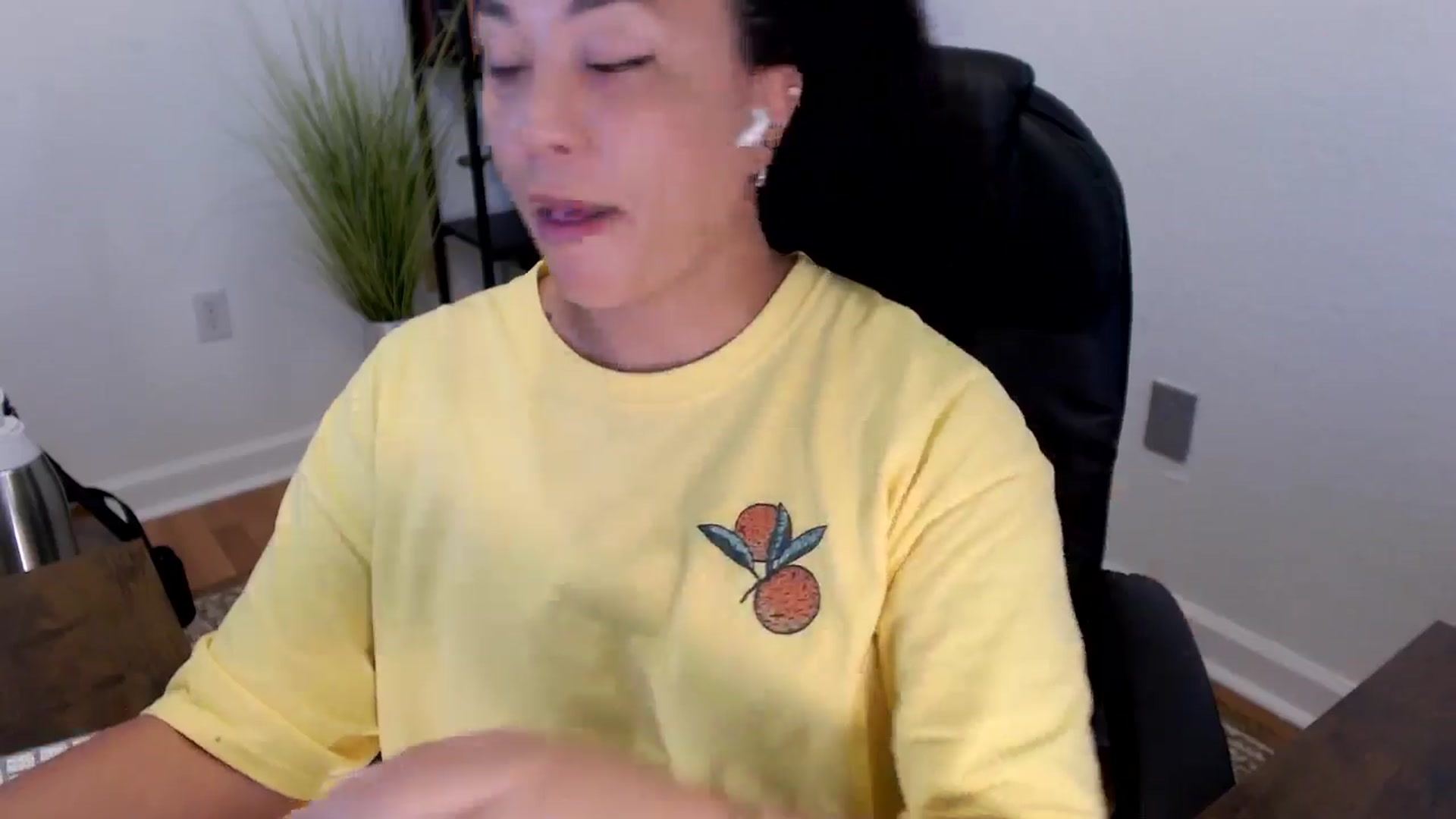 Gallery image thumbnail from MickaylaStar's myfreecams stream on, 05/26/2025, 15:37 image 19 of 20