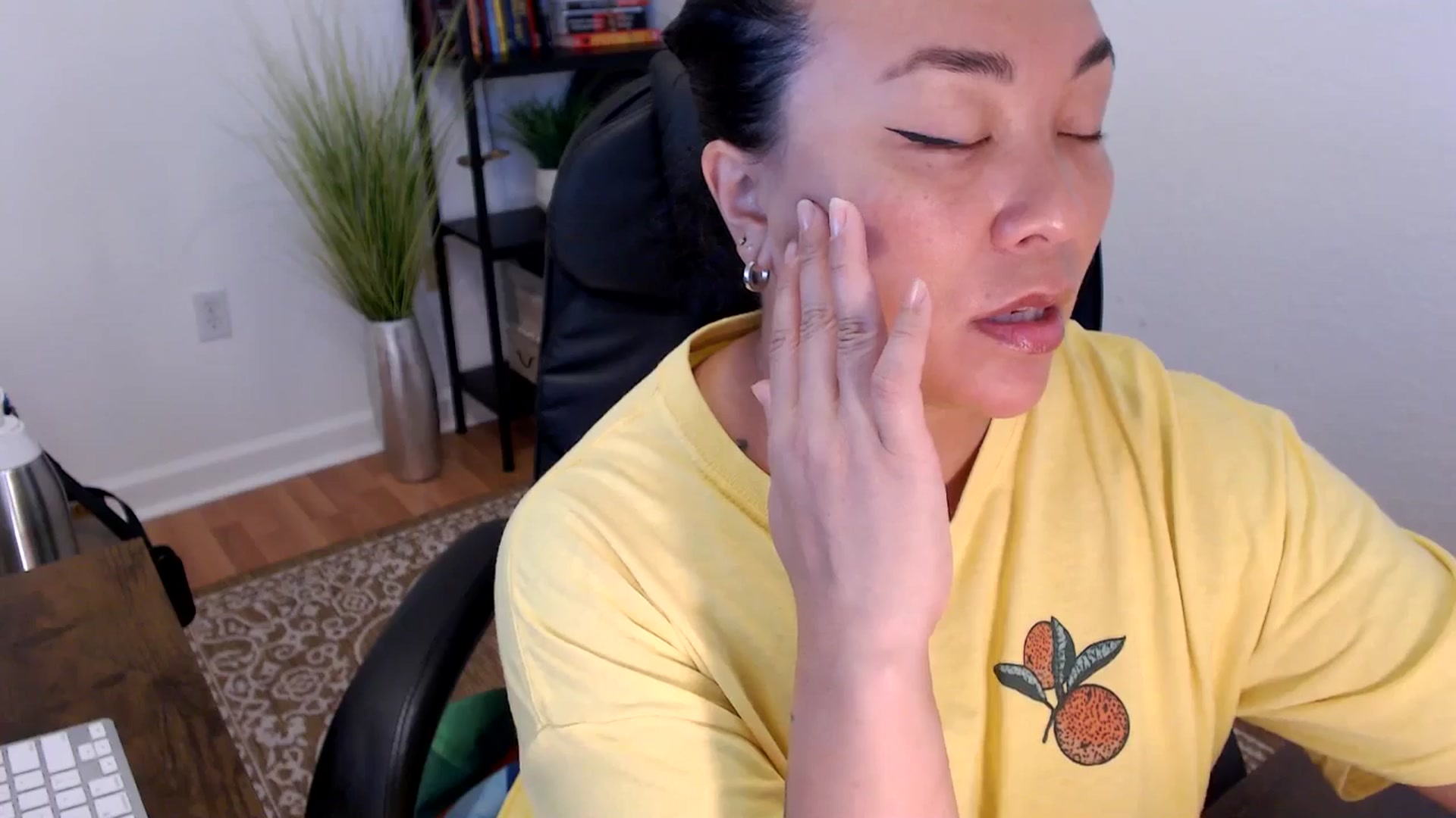 Gallery image thumbnail from MickaylaStar's myfreecams stream on, 05/26/2025, 15:37 image 14 of 20