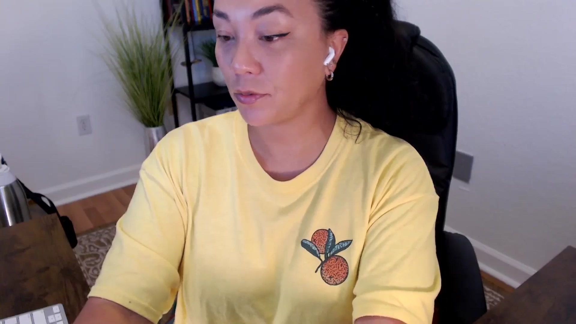 Gallery image thumbnail from MickaylaStar's myfreecams stream on, 05/26/2025, 15:37 image 6 of 20
