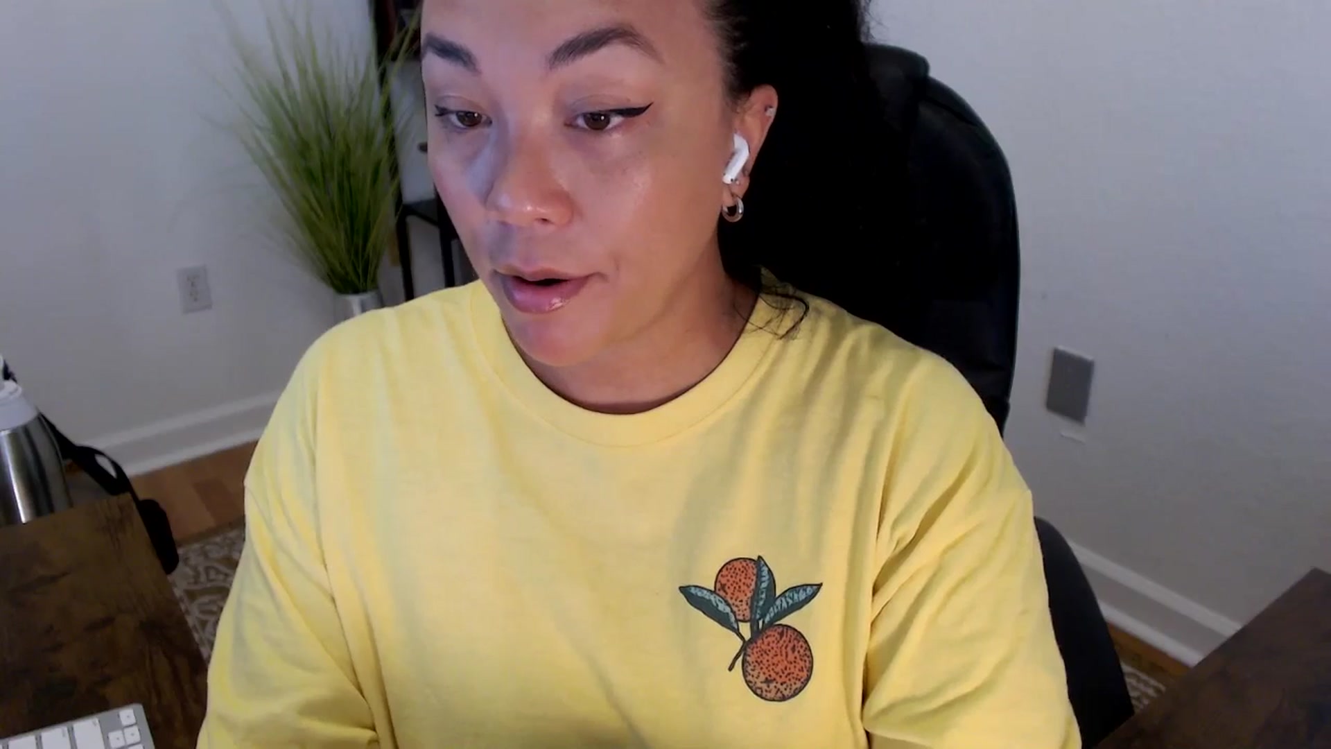 Gallery image thumbnail from MickaylaStar's myfreecams stream on, 05/26/2025, 15:37 image 12 of 20