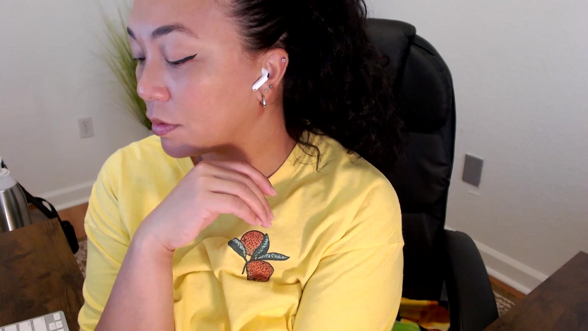 Gallery image thumbnail from MickaylaStar's myfreecams stream on, 05/26/2025, 15:37 image 9 of 20