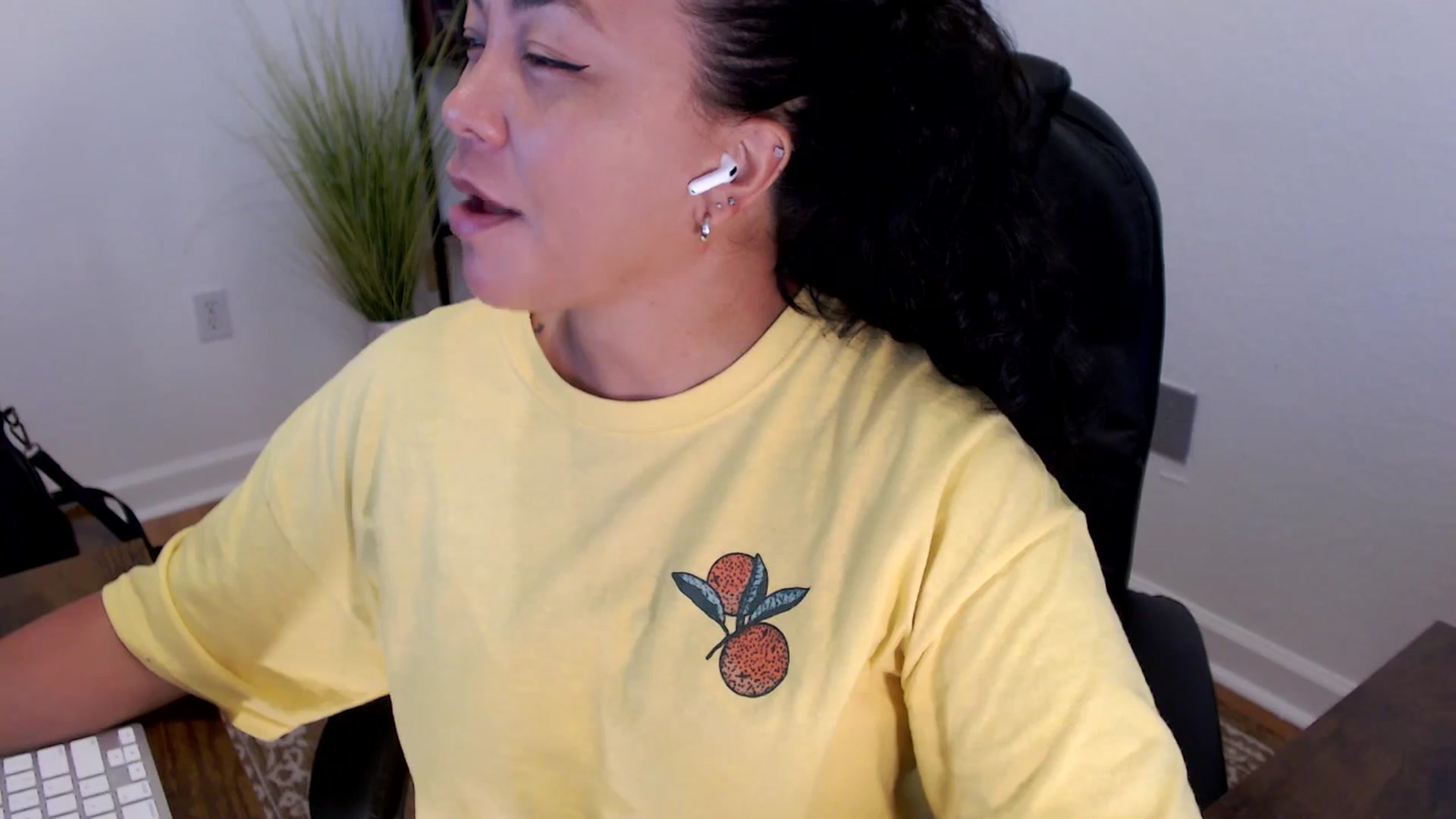 Gallery image thumbnail from MickaylaStar's myfreecams stream on, 05/26/2025, 15:37 image 20 of 20