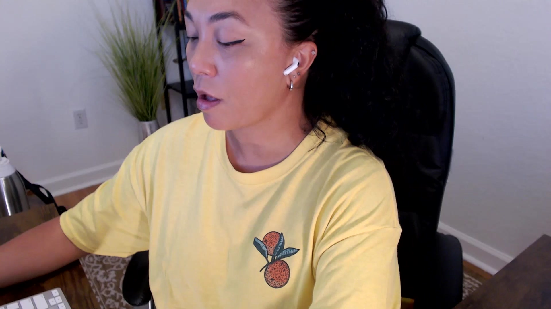 Gallery image thumbnail from MickaylaStar's myfreecams stream on, 05/26/2025, 15:37 image 2 of 20