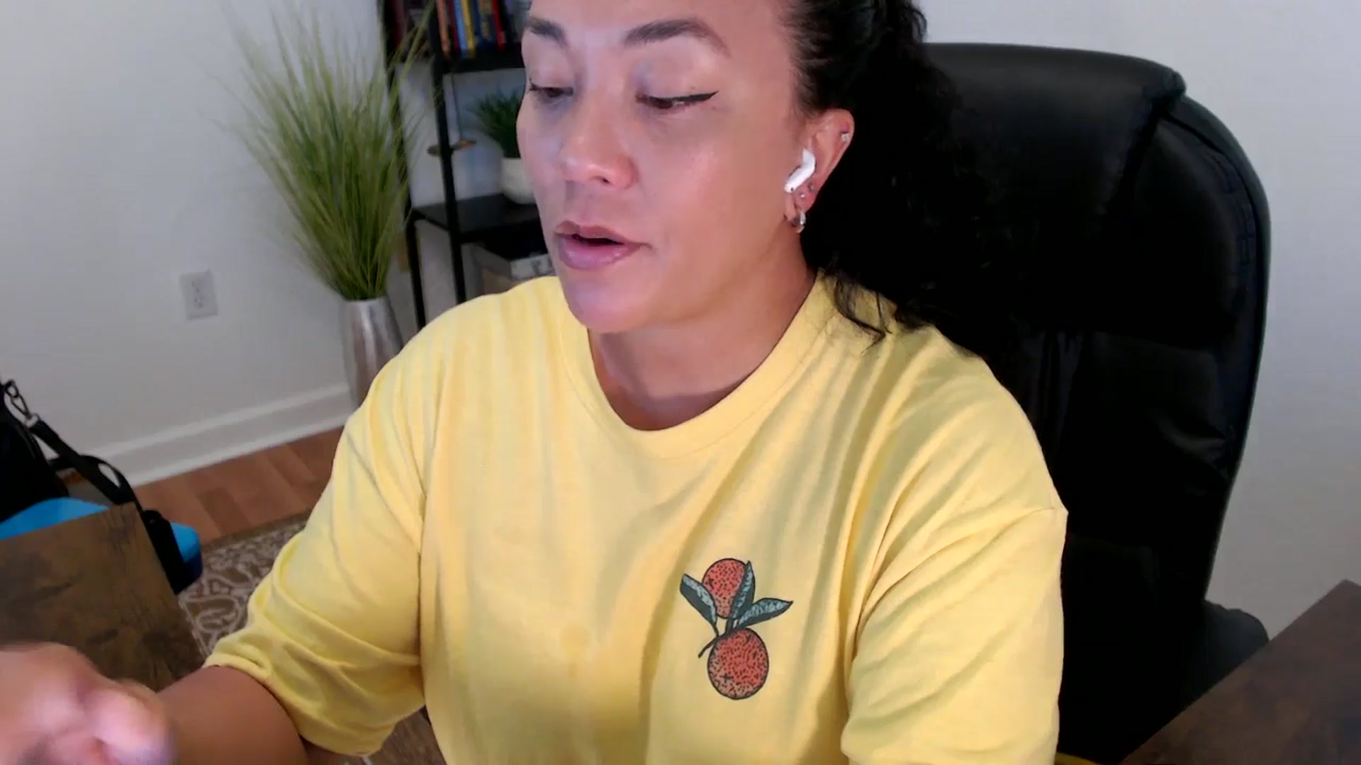 Gallery image thumbnail from MickaylaStar's myfreecams stream on, 05/26/2025, 16:35 image 12 of 20